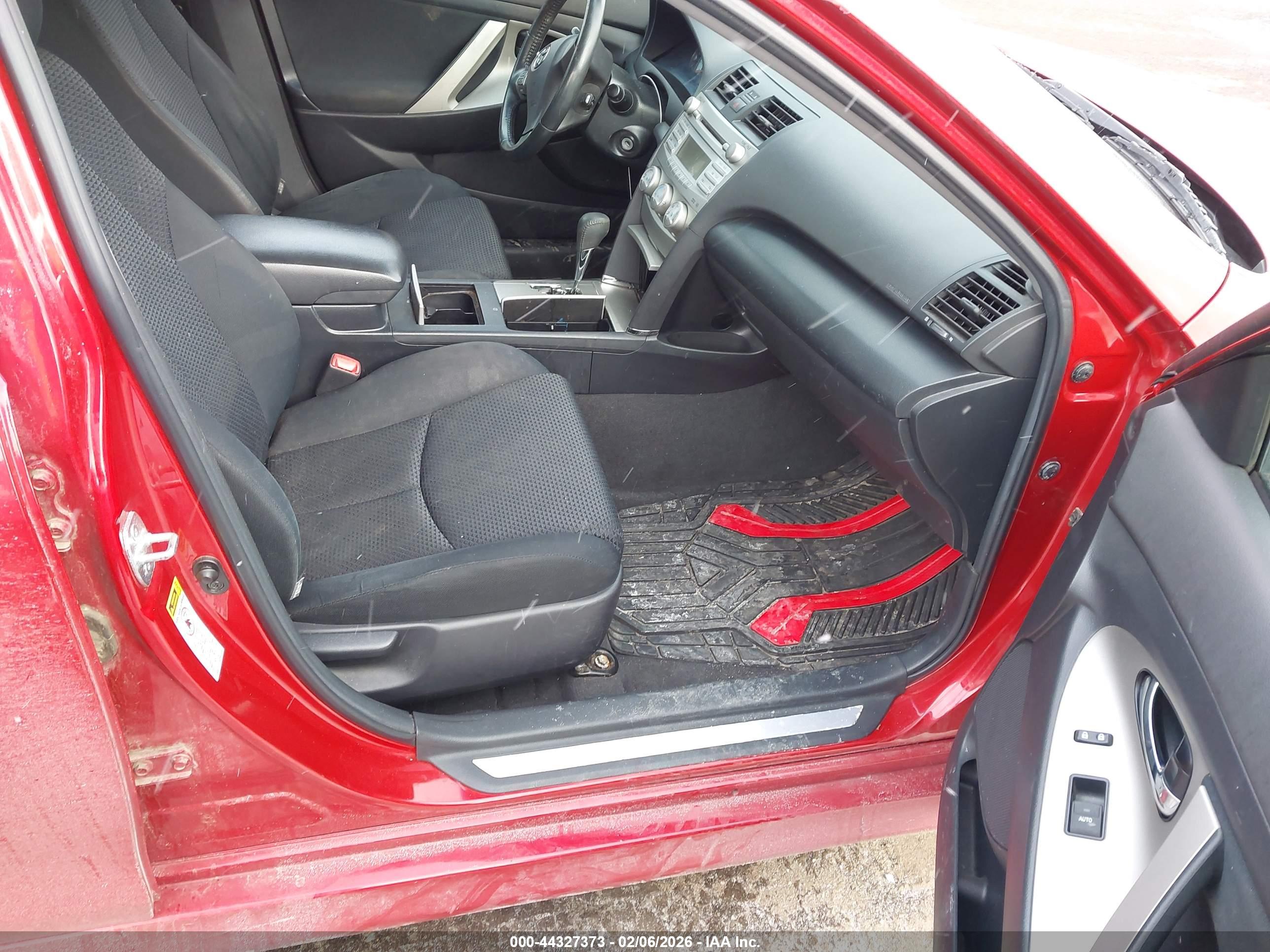 TOYOTA CAMRY image 5