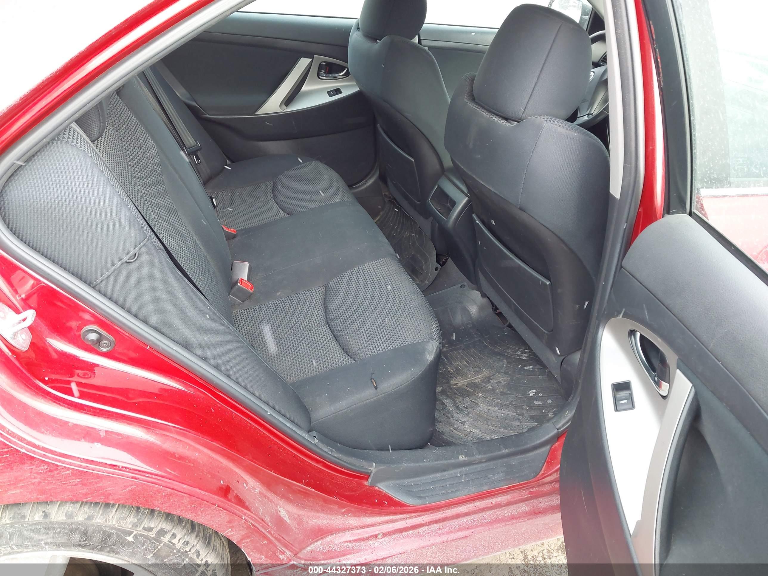TOYOTA CAMRY image 8