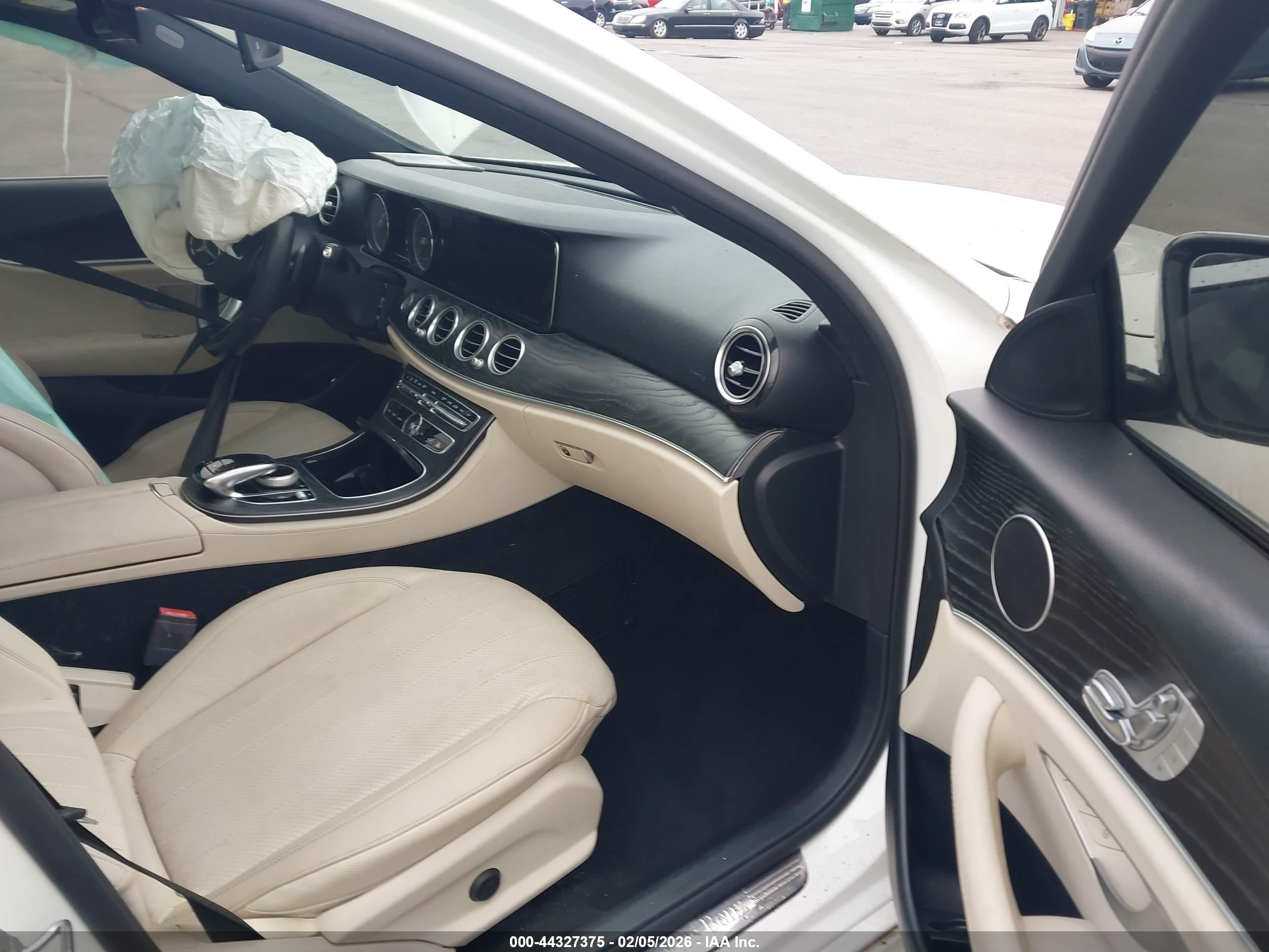 MERCEDES-BENZ E image 5