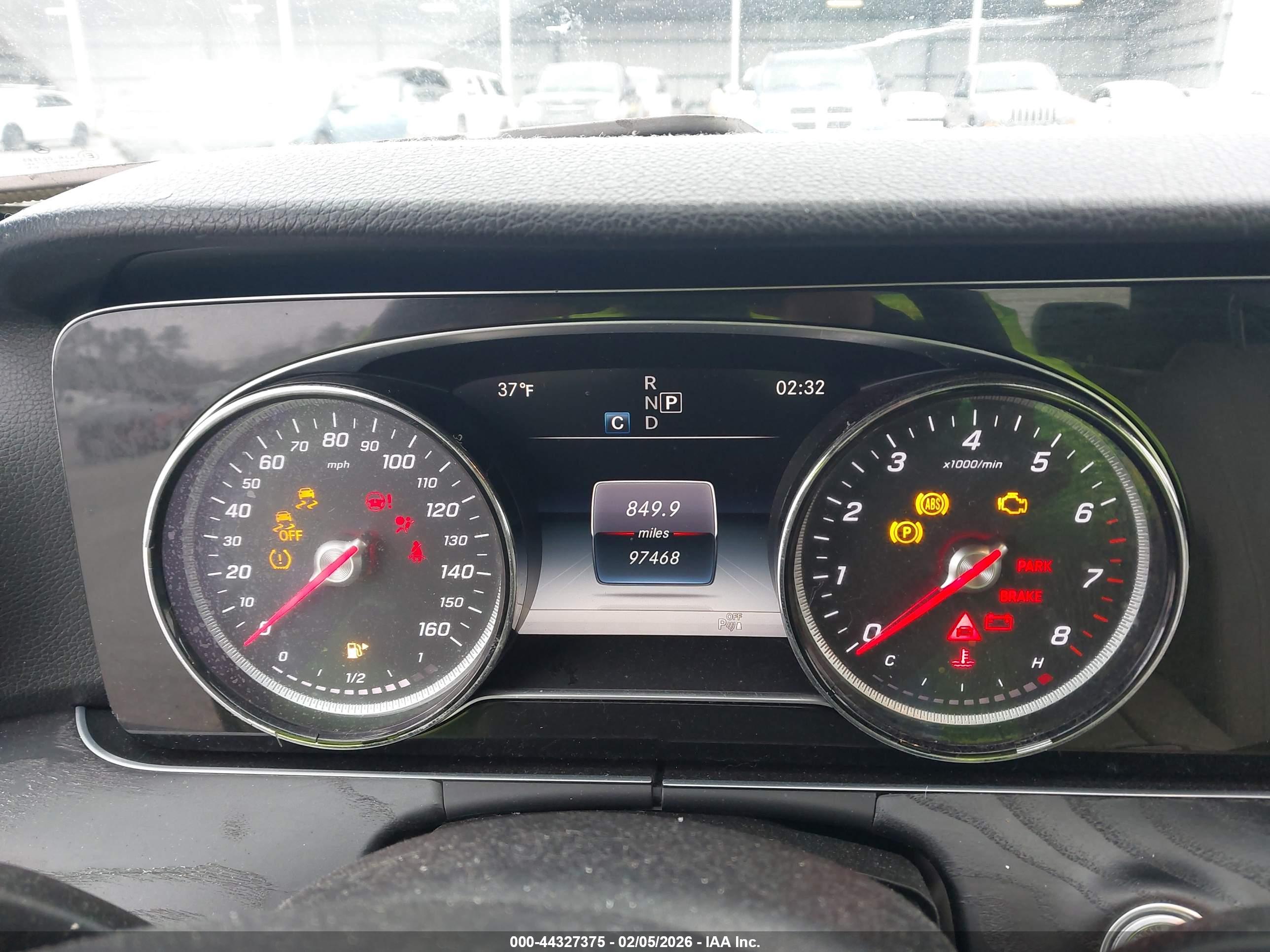 MERCEDES-BENZ E image 7