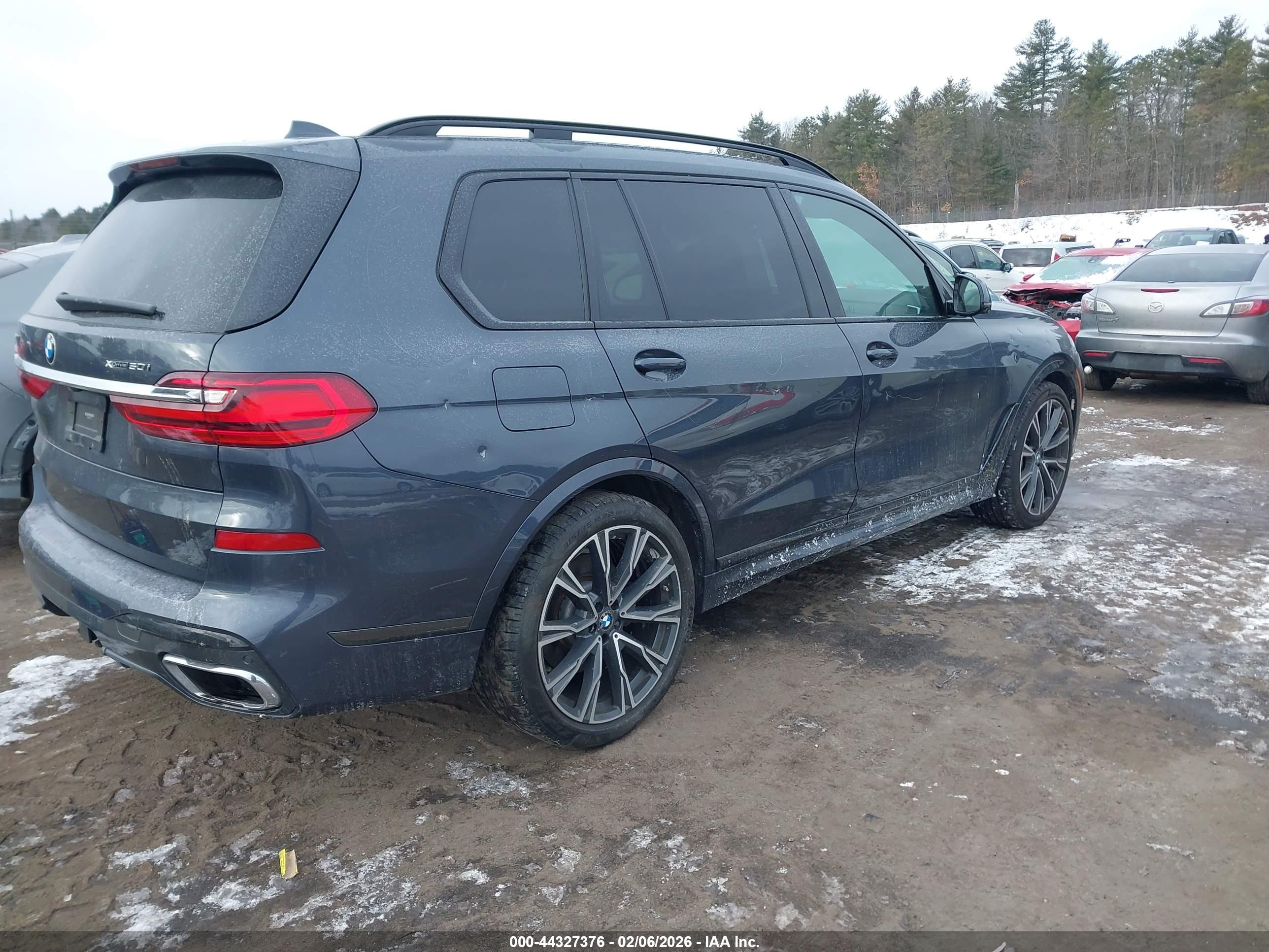 BMW X7 image 4