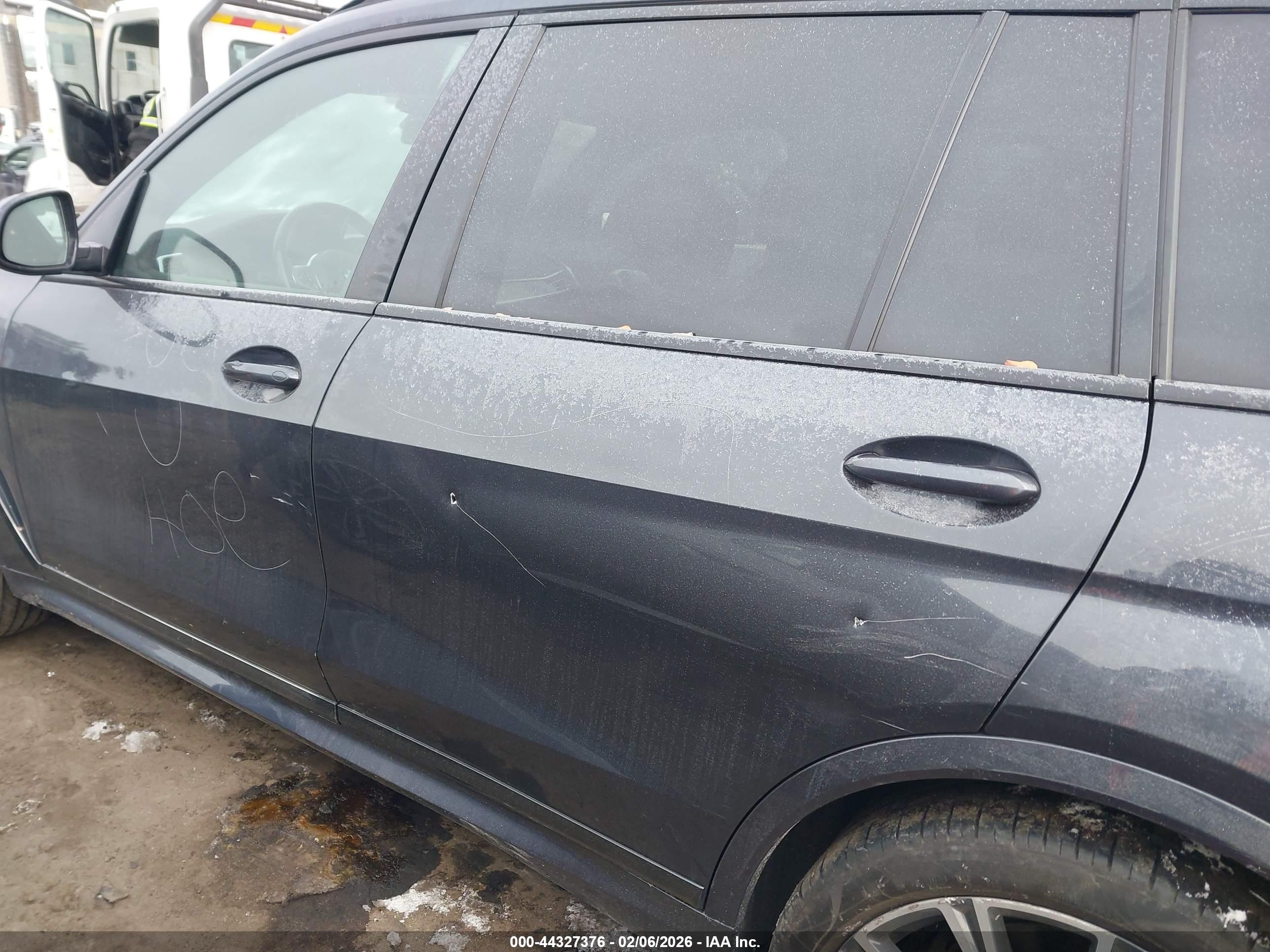BMW X7 image 6