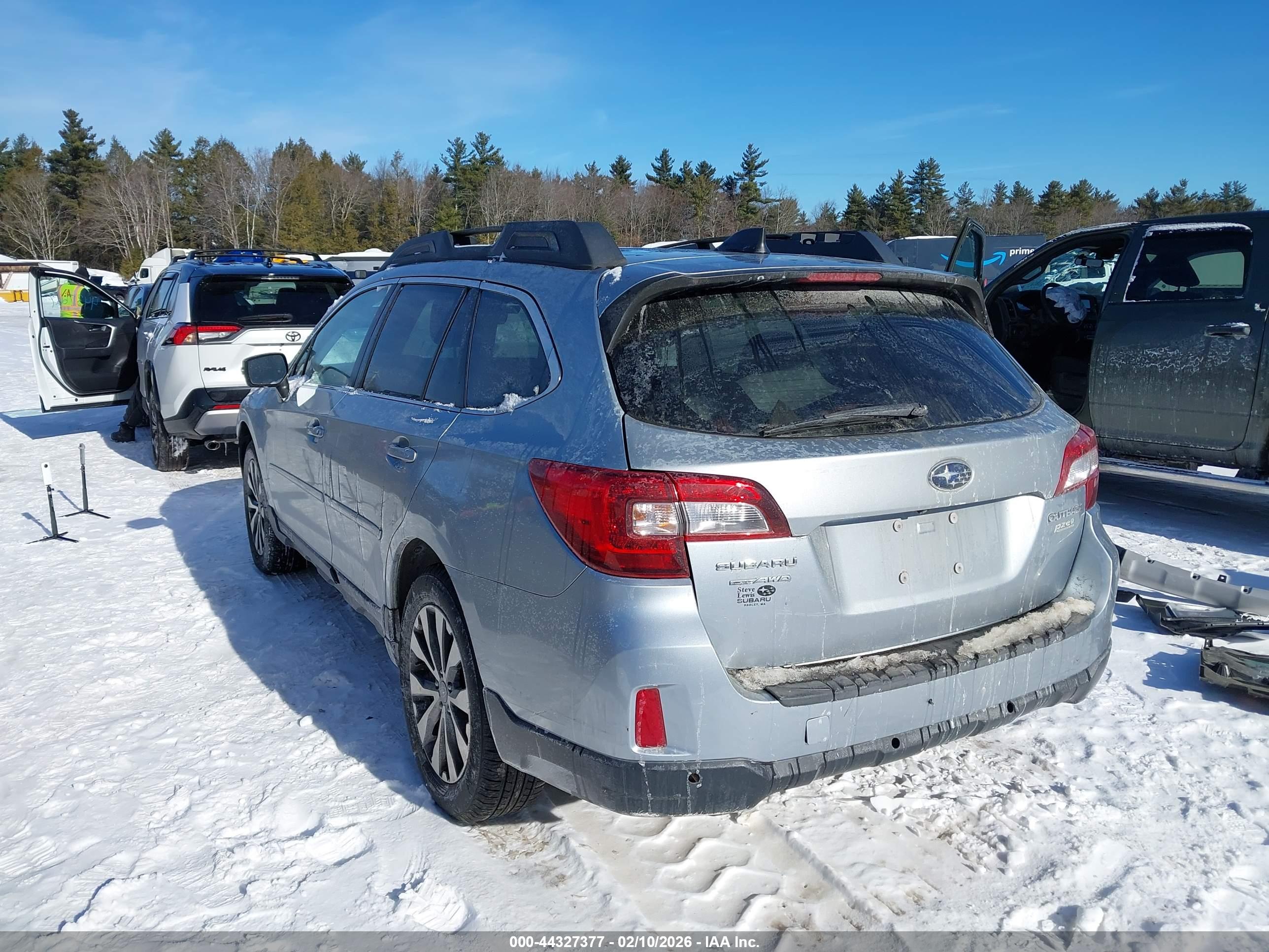 SUBARU OUTBACK image 3