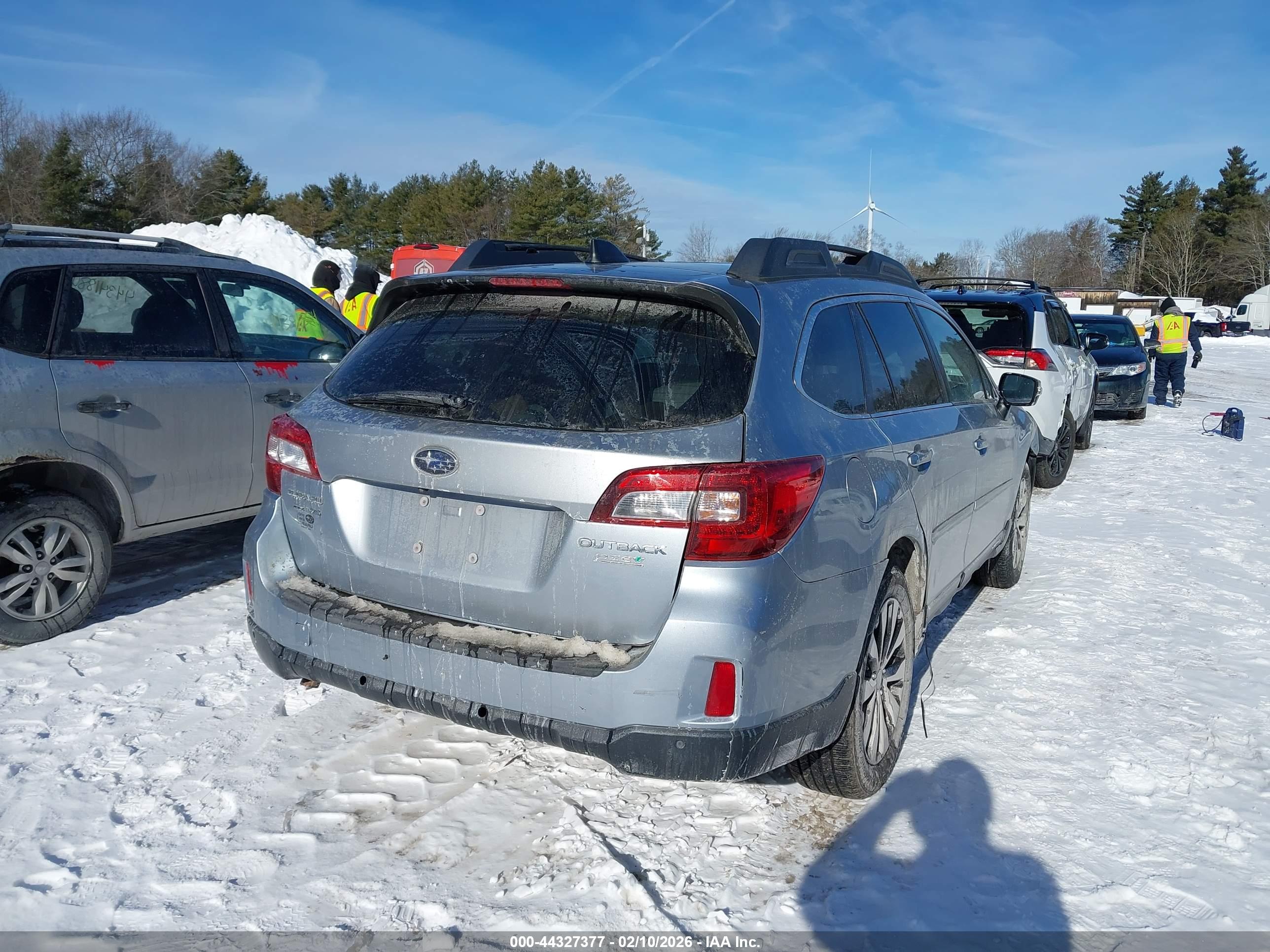 SUBARU OUTBACK image 4