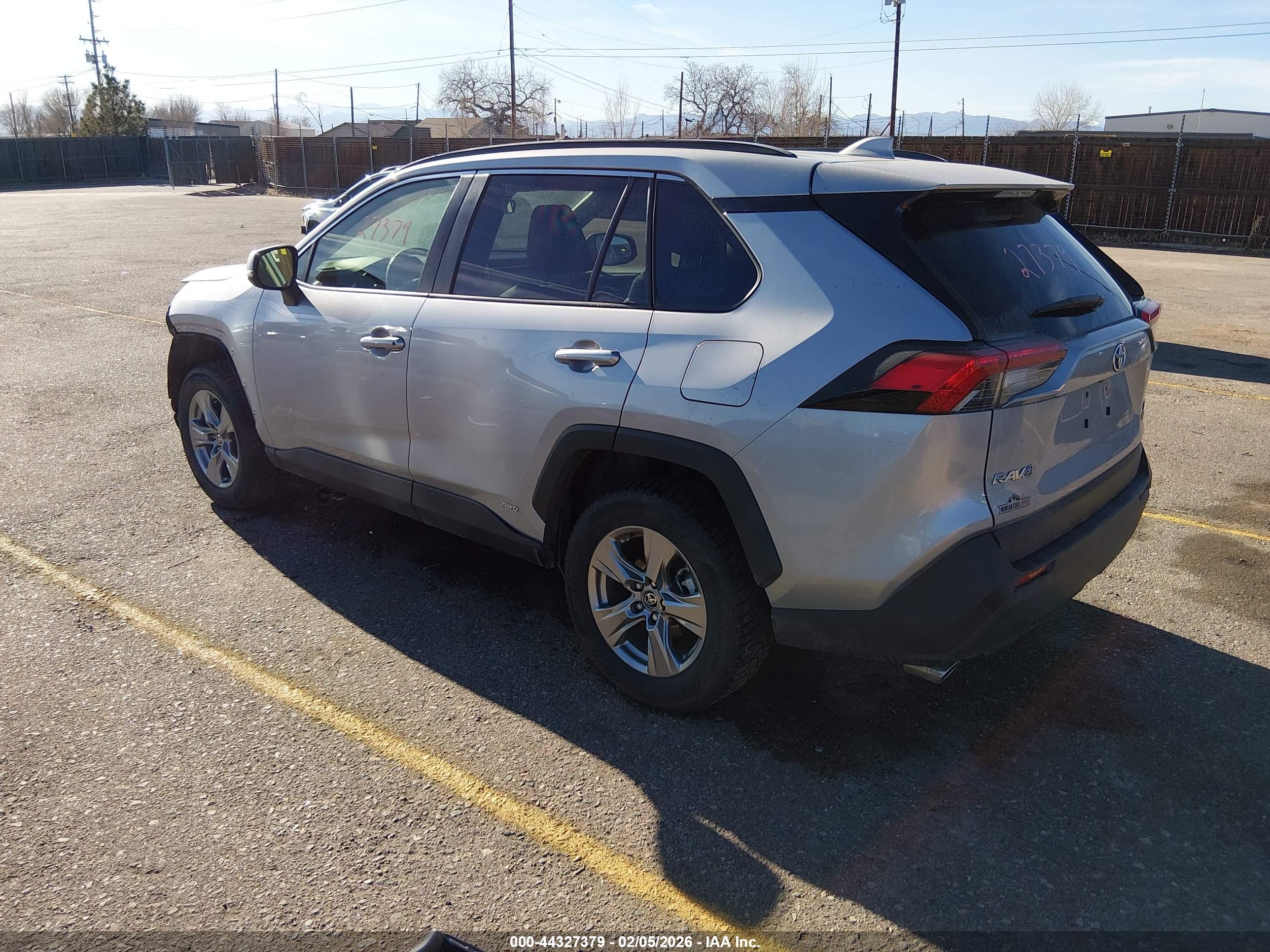 TOYOTA RAV4 image 3