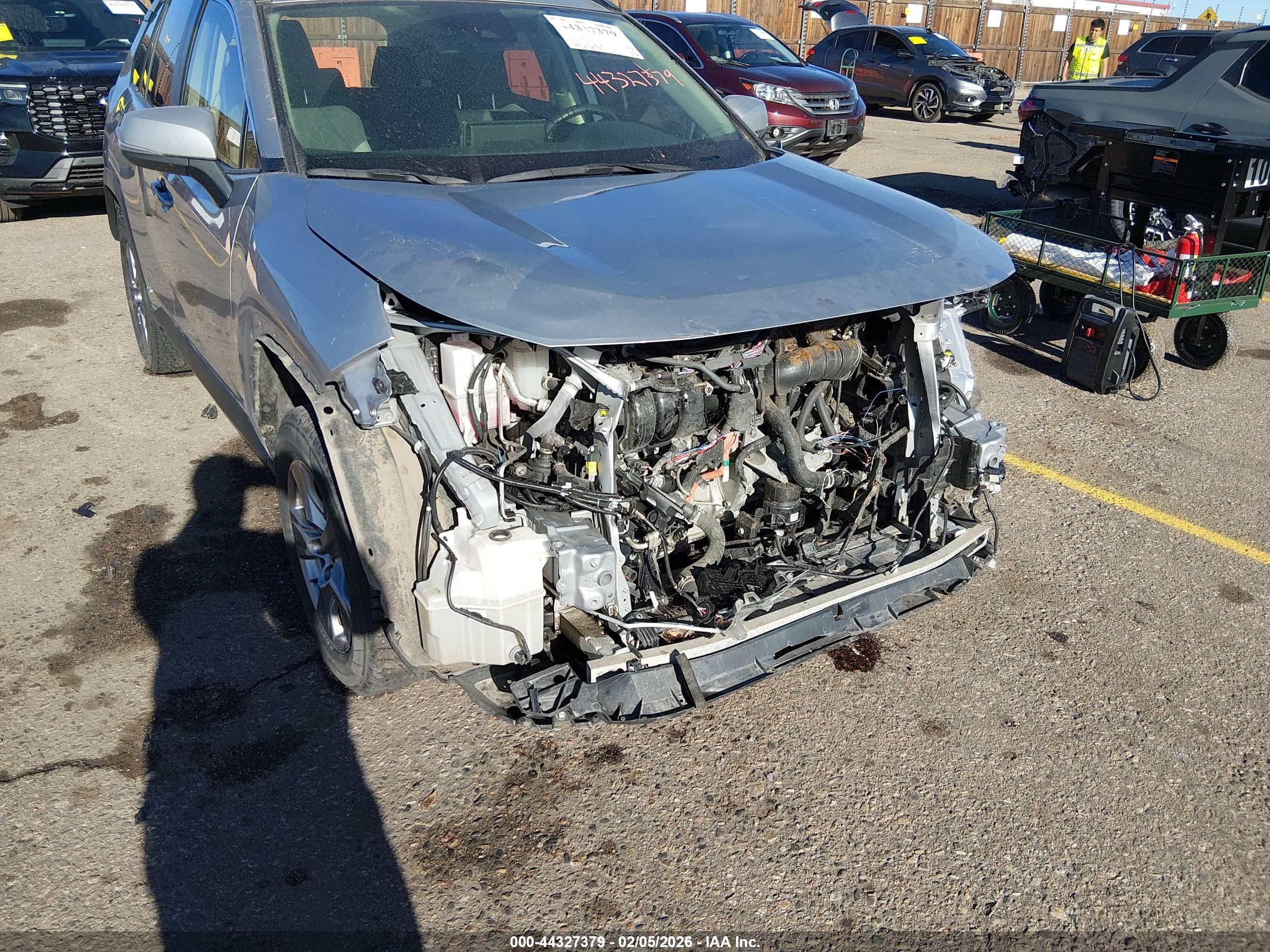 TOYOTA RAV4 image 6