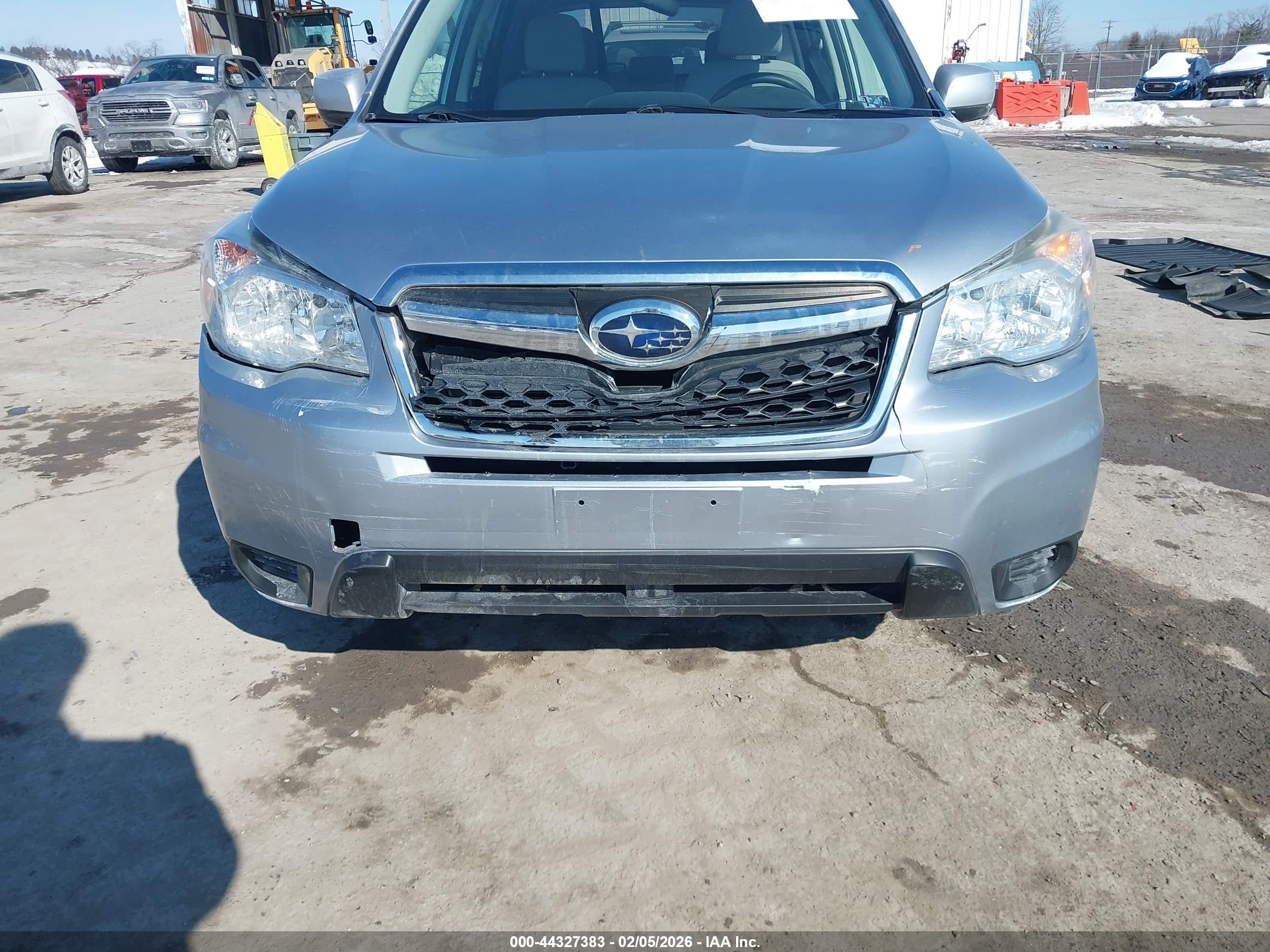 SUBARU FORESTER image 6