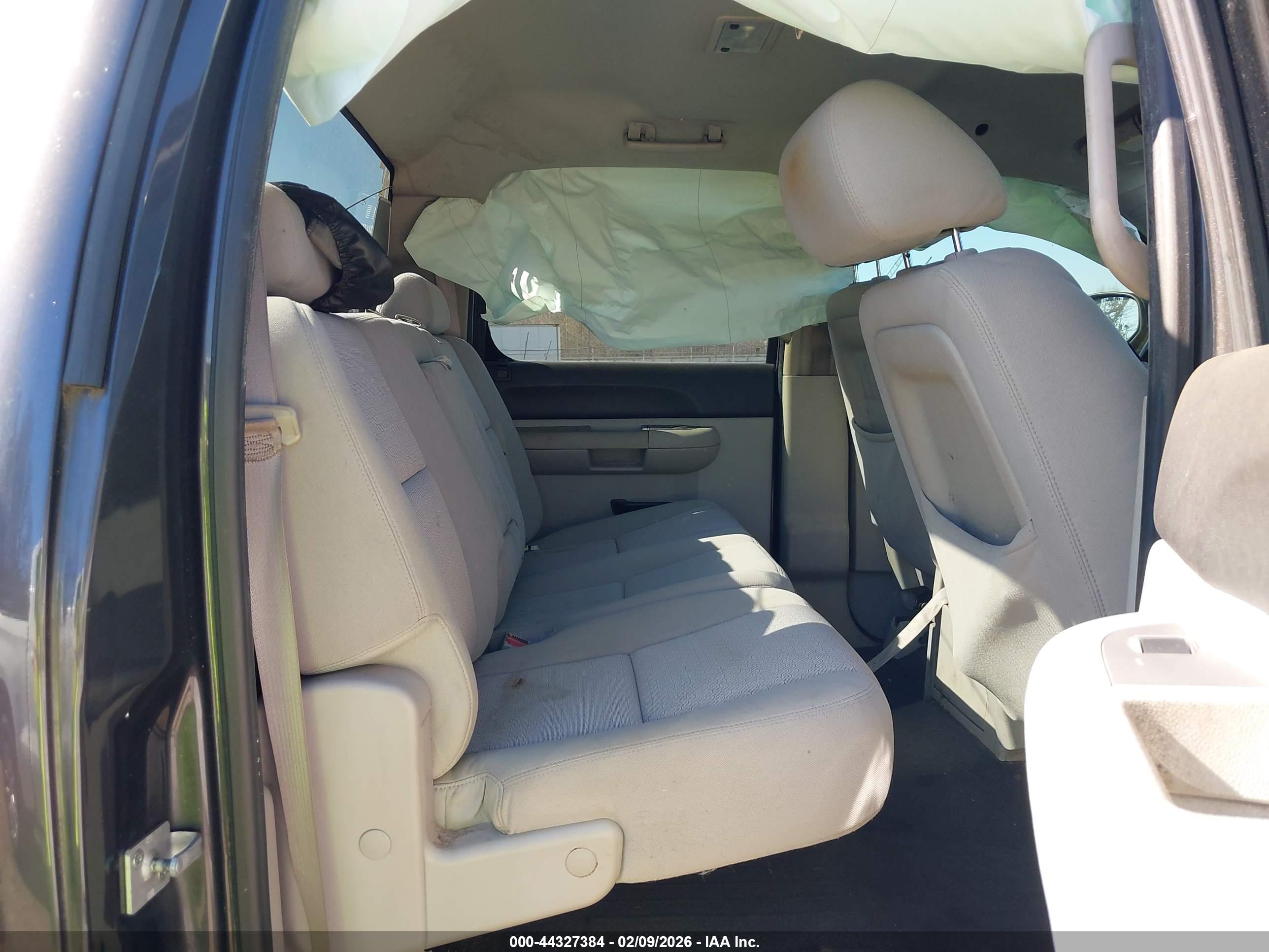CHEVROLET SILVERADO image 8