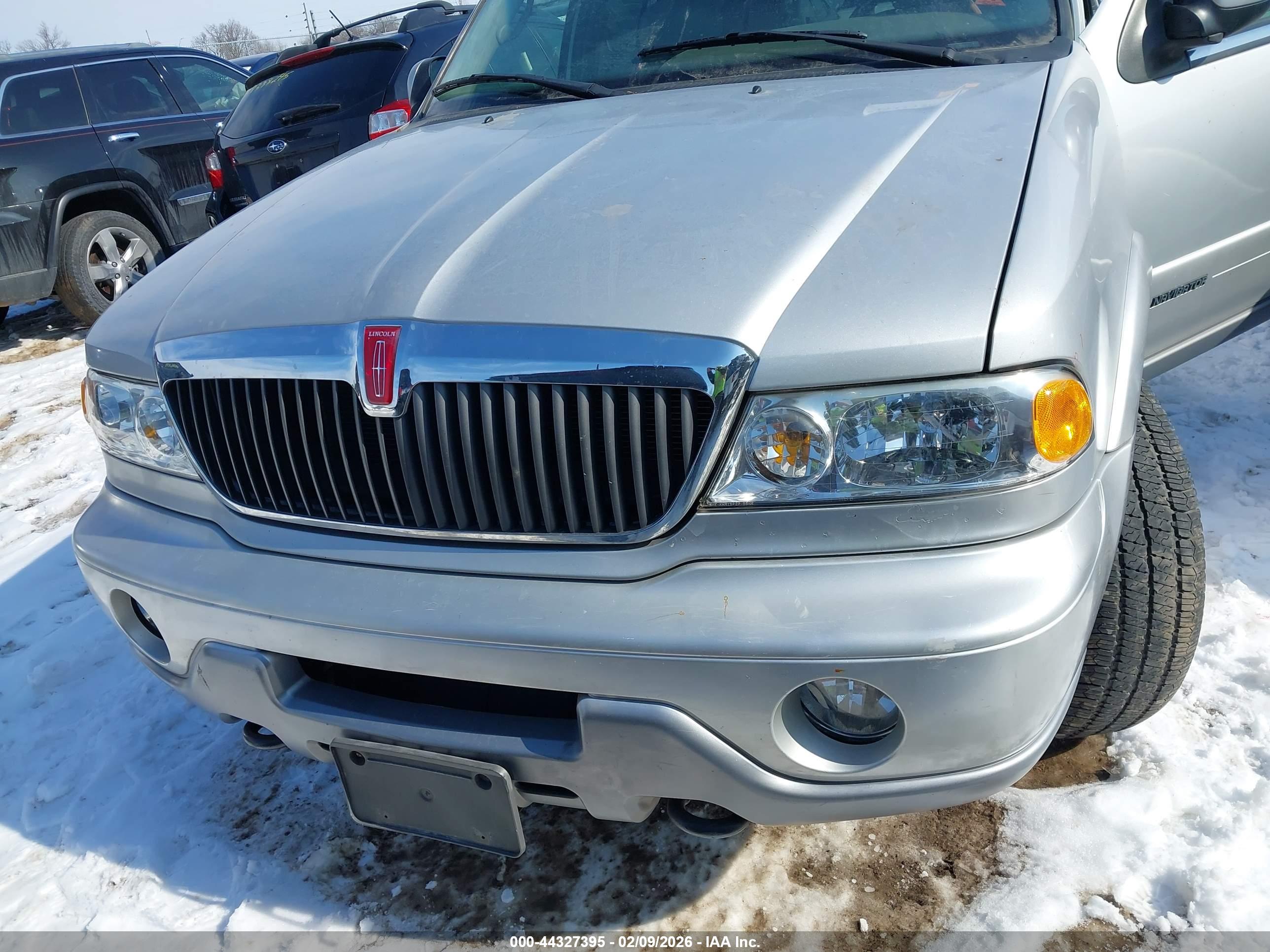 LINCOLN NAVIGATOR image 6