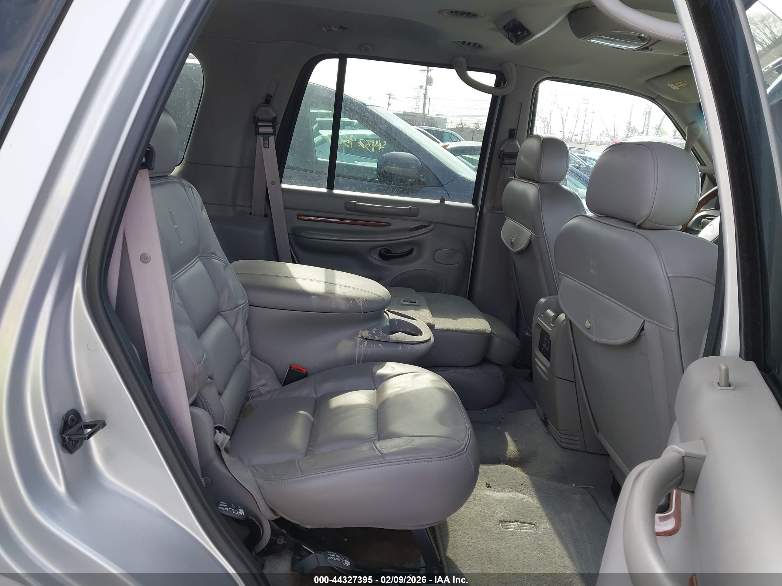 LINCOLN NAVIGATOR image 8