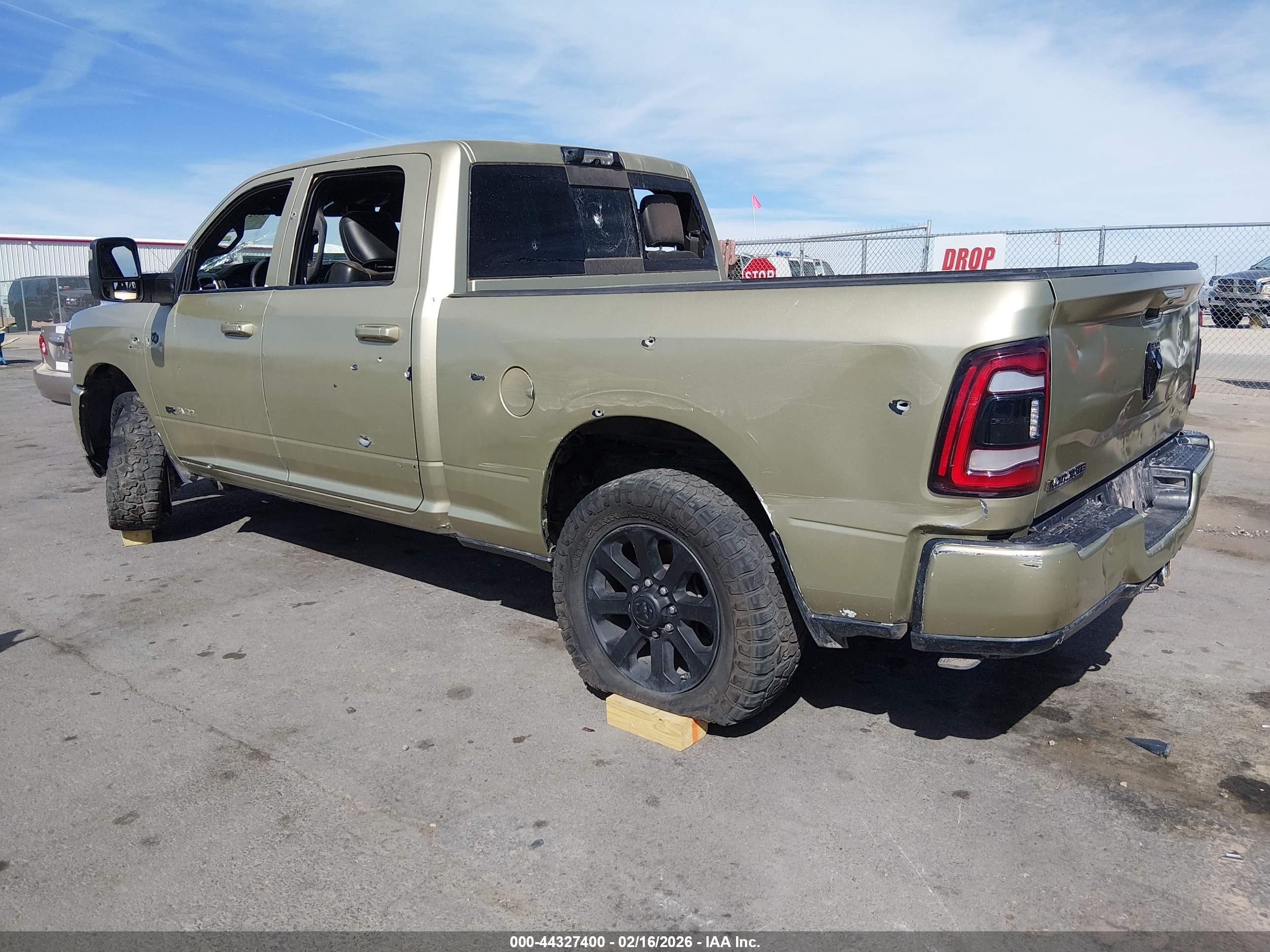 RAM 2500 image 3