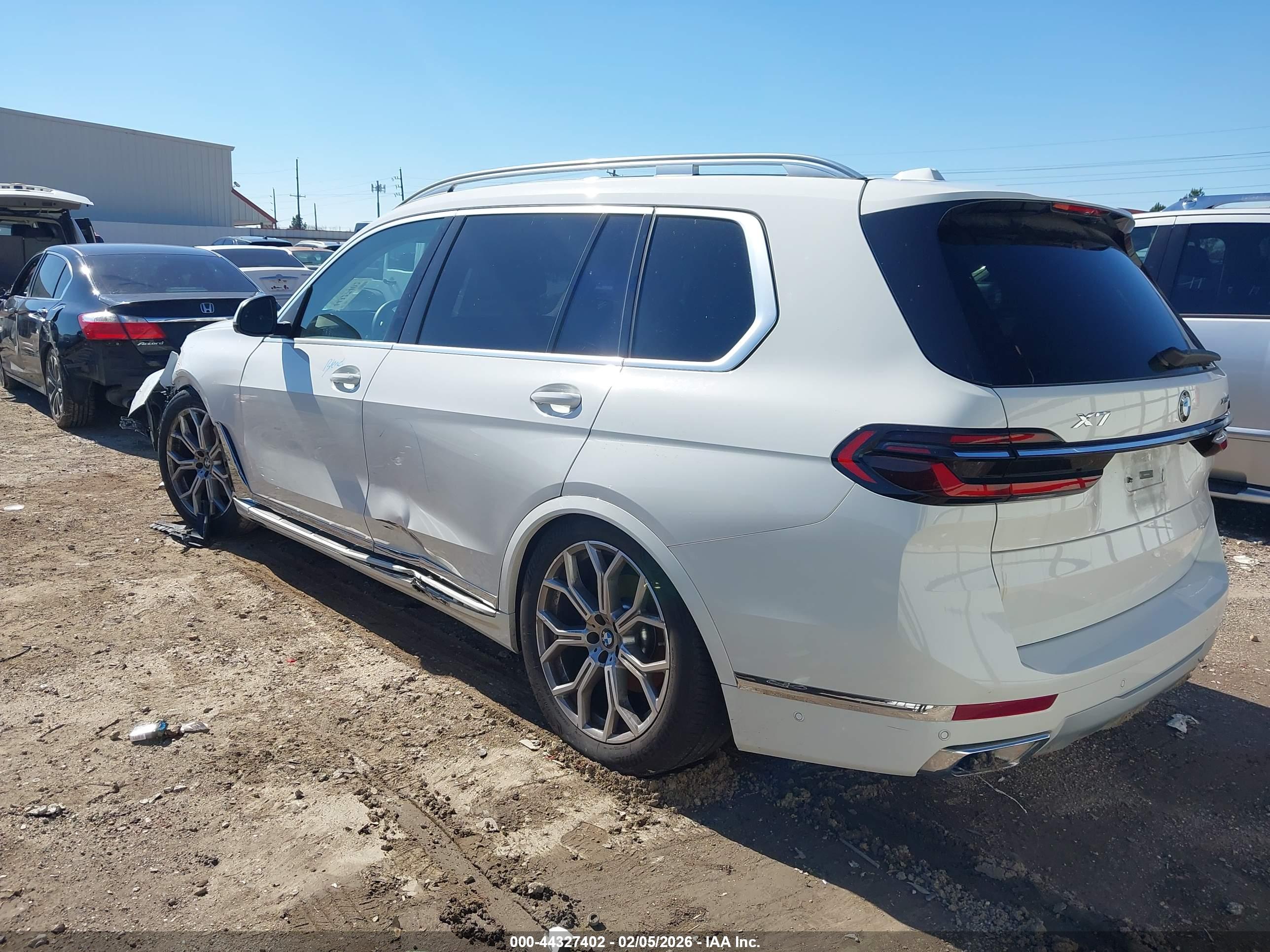 BMW X7 image 3