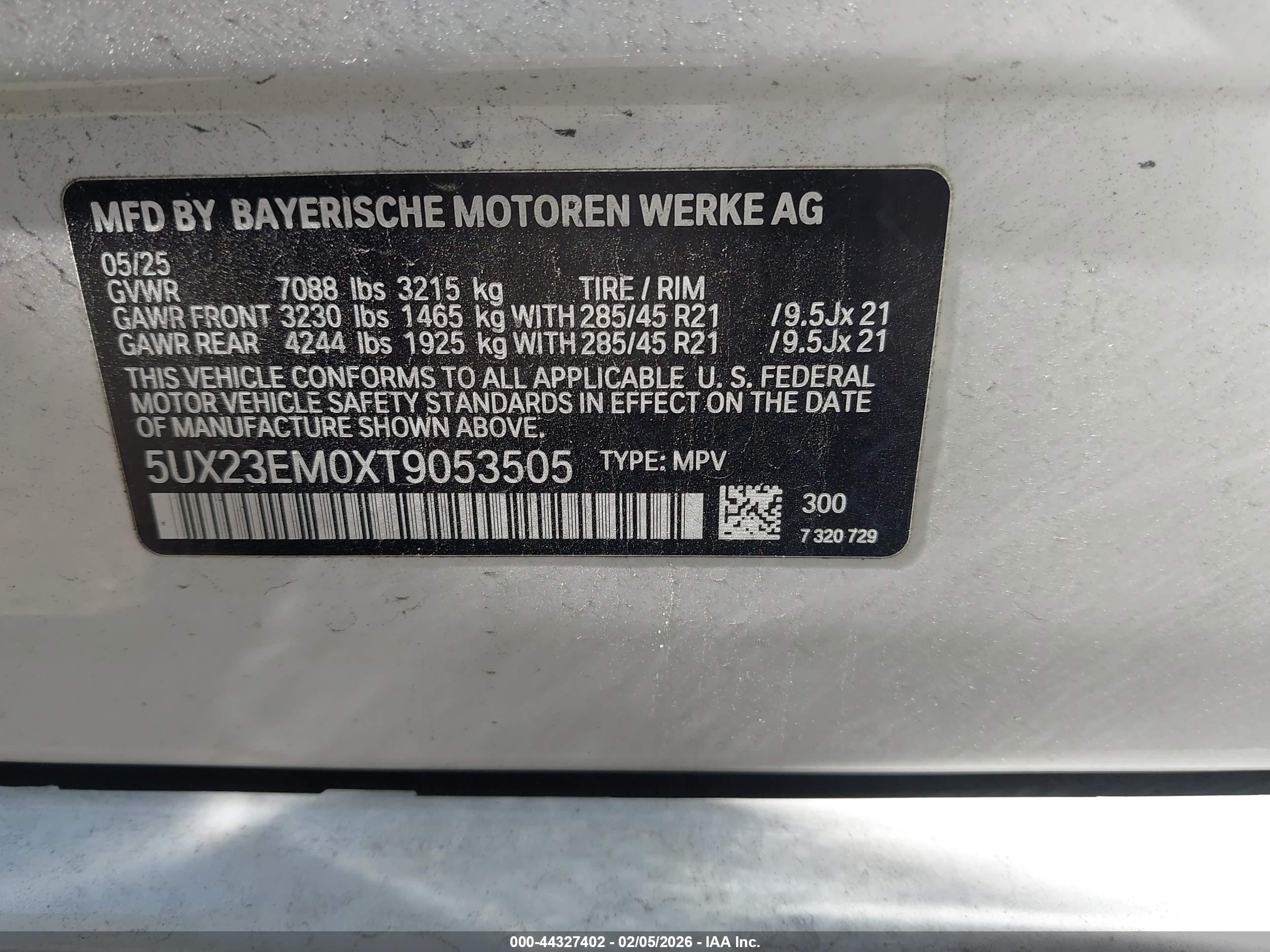 BMW X7 image 9