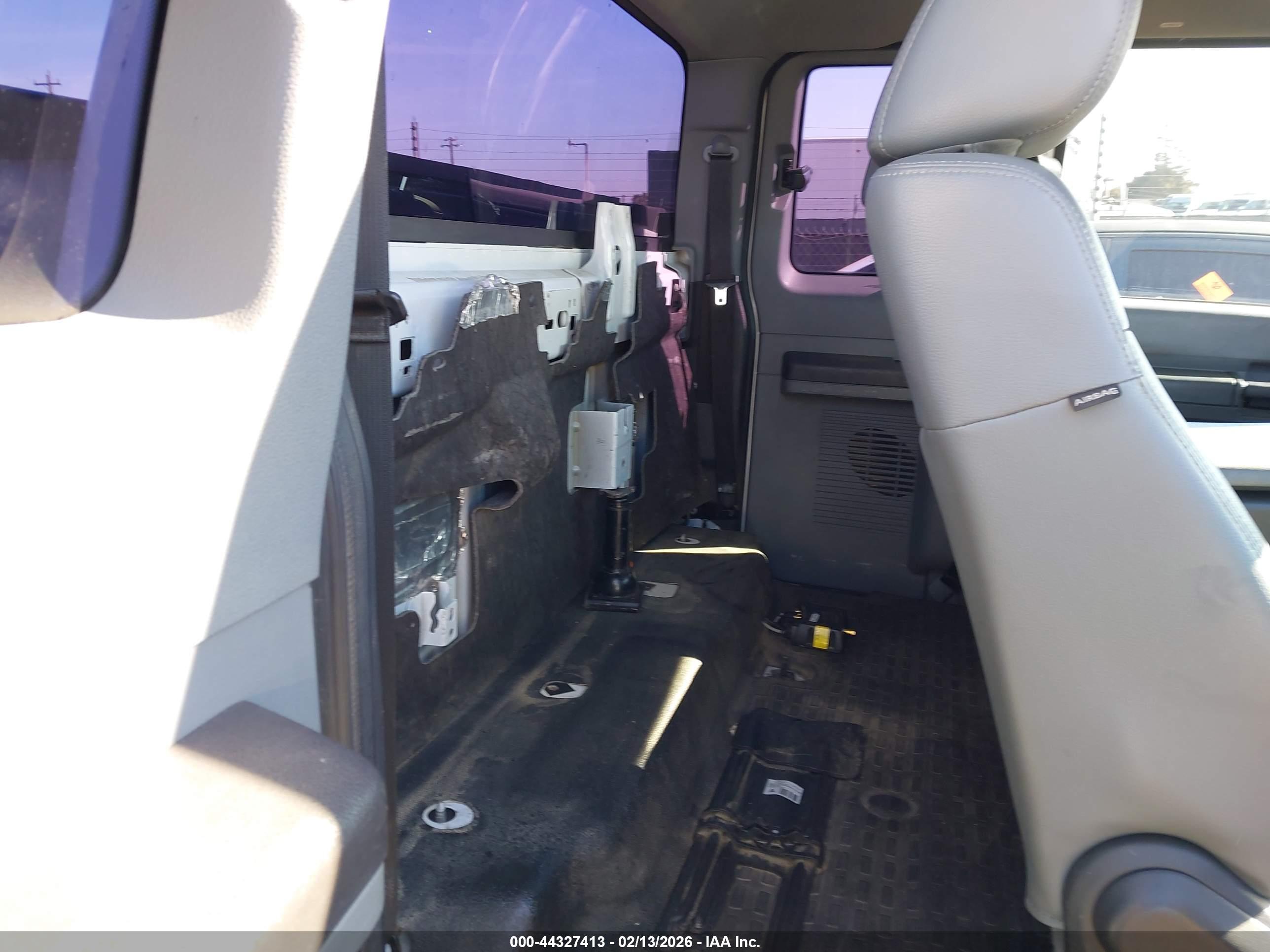 FORD F-250 image 8