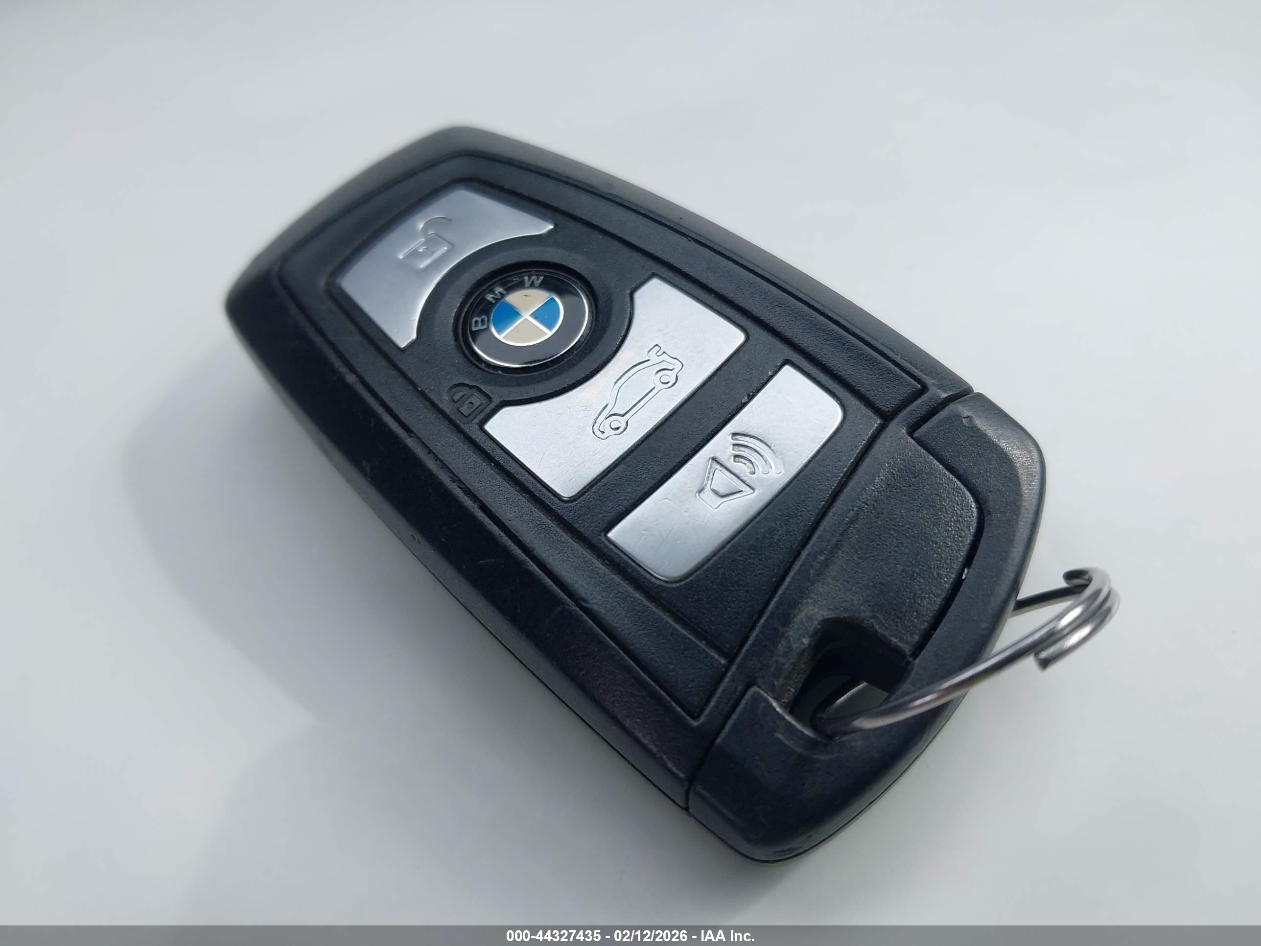 BMW 550I image 11