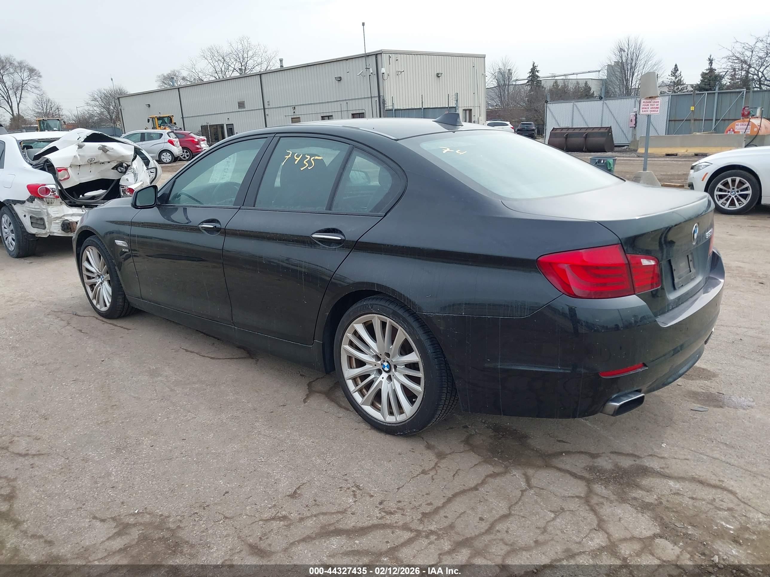 BMW 550I image 3
