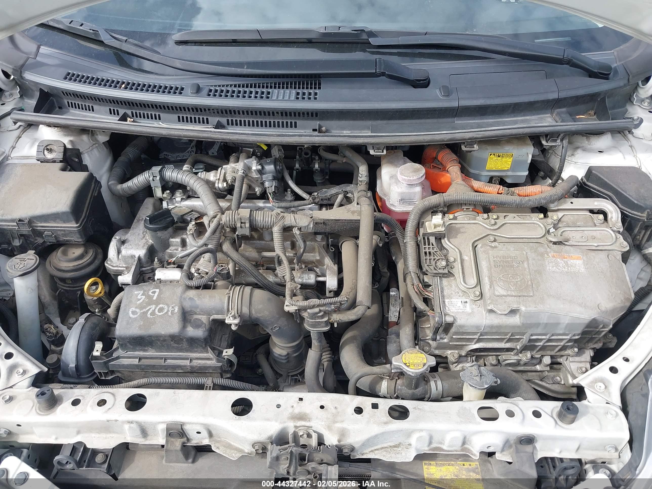 TOYOTA PRIUS image 10
