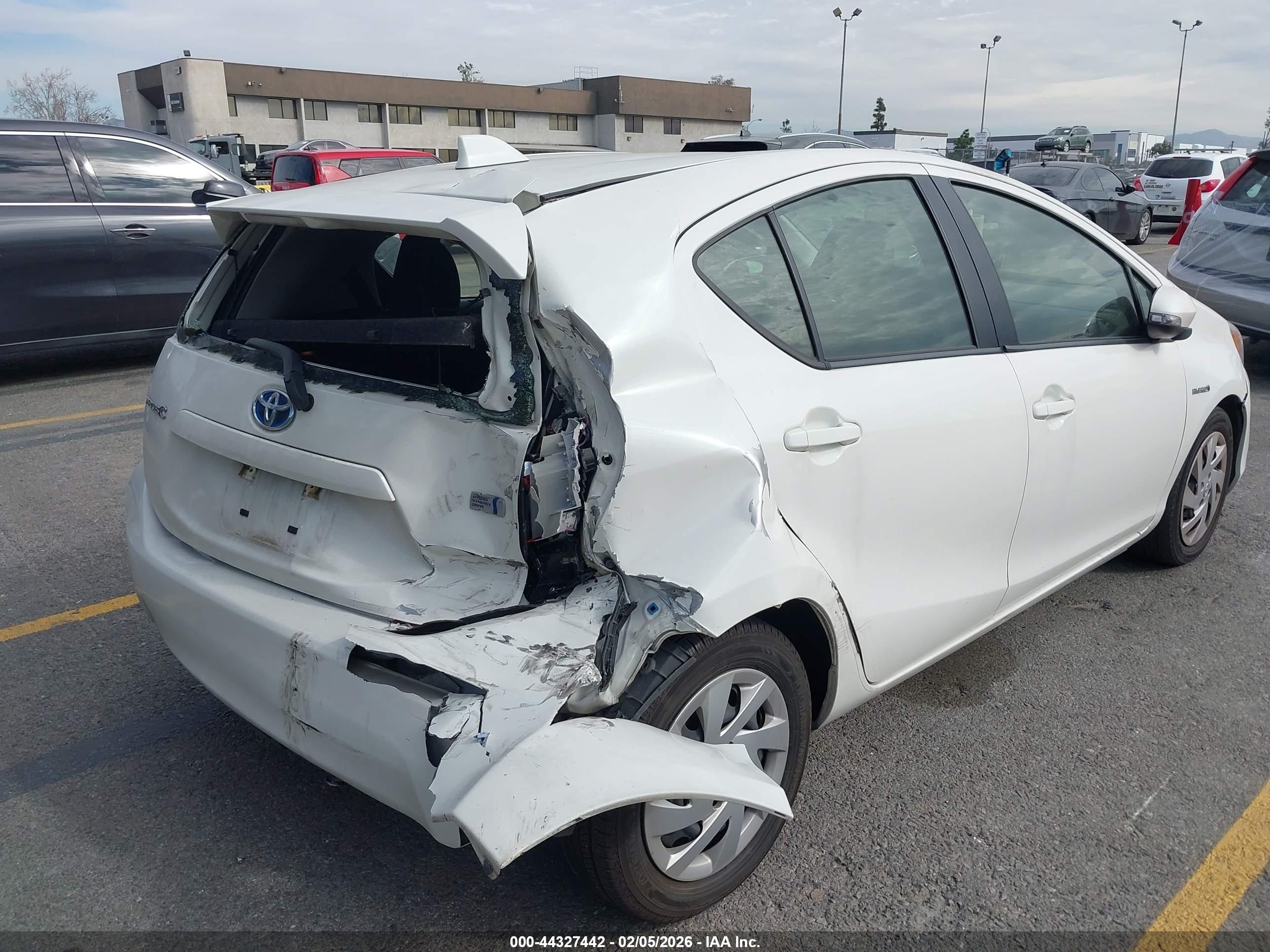 TOYOTA PRIUS image 4