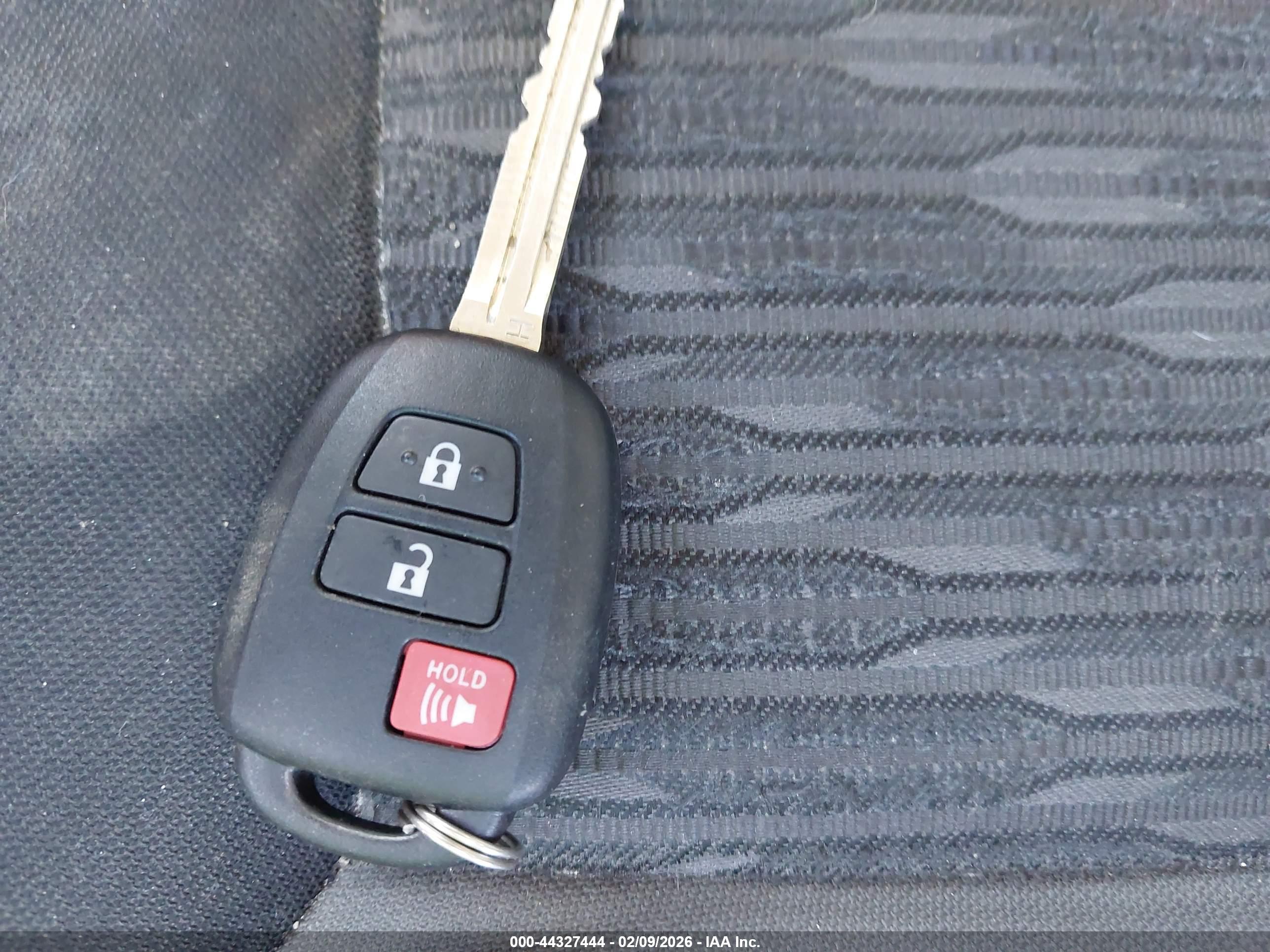 TOYOTA TUNDRA image 11