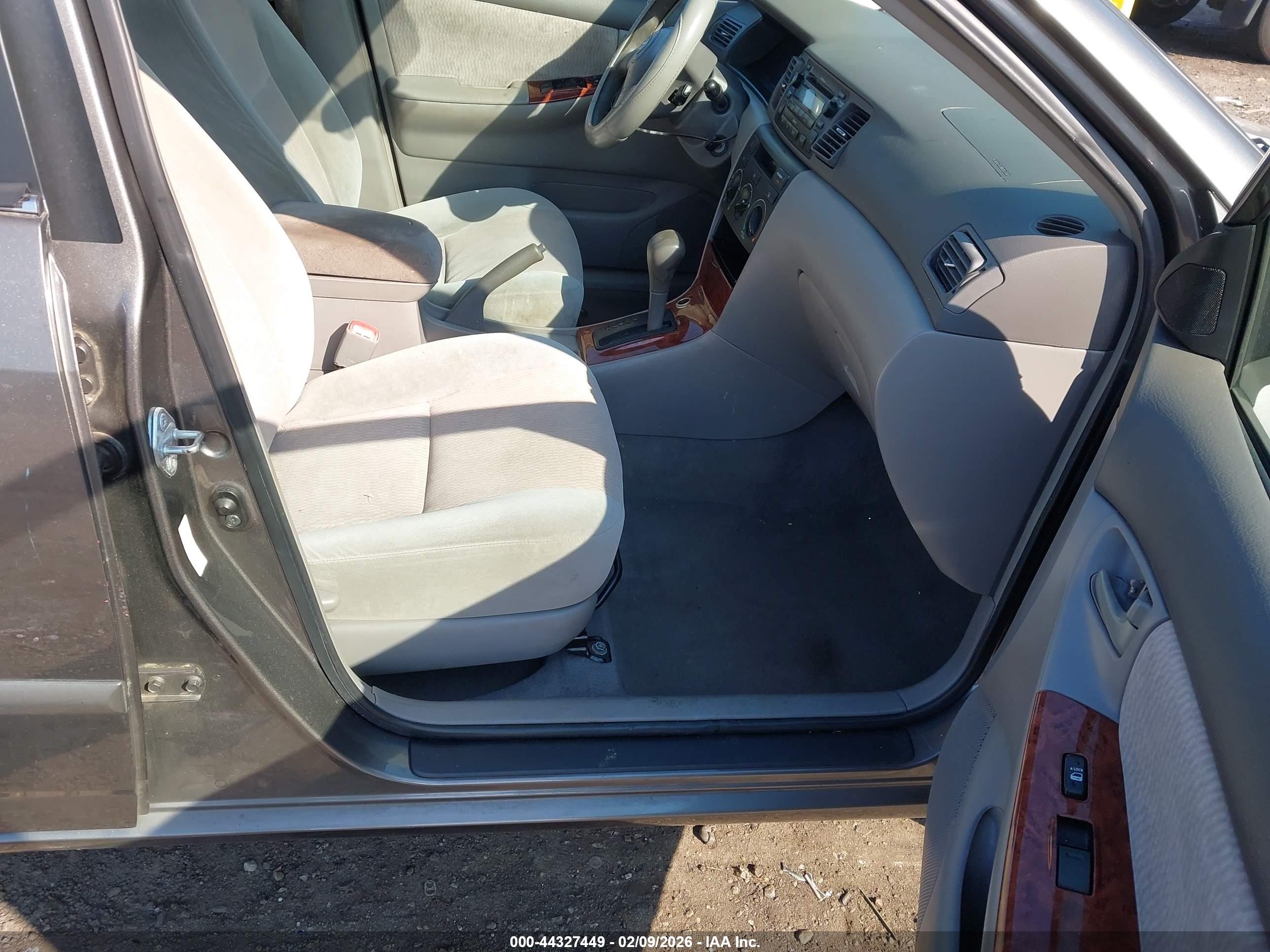 TOYOTA COROLLA image 5