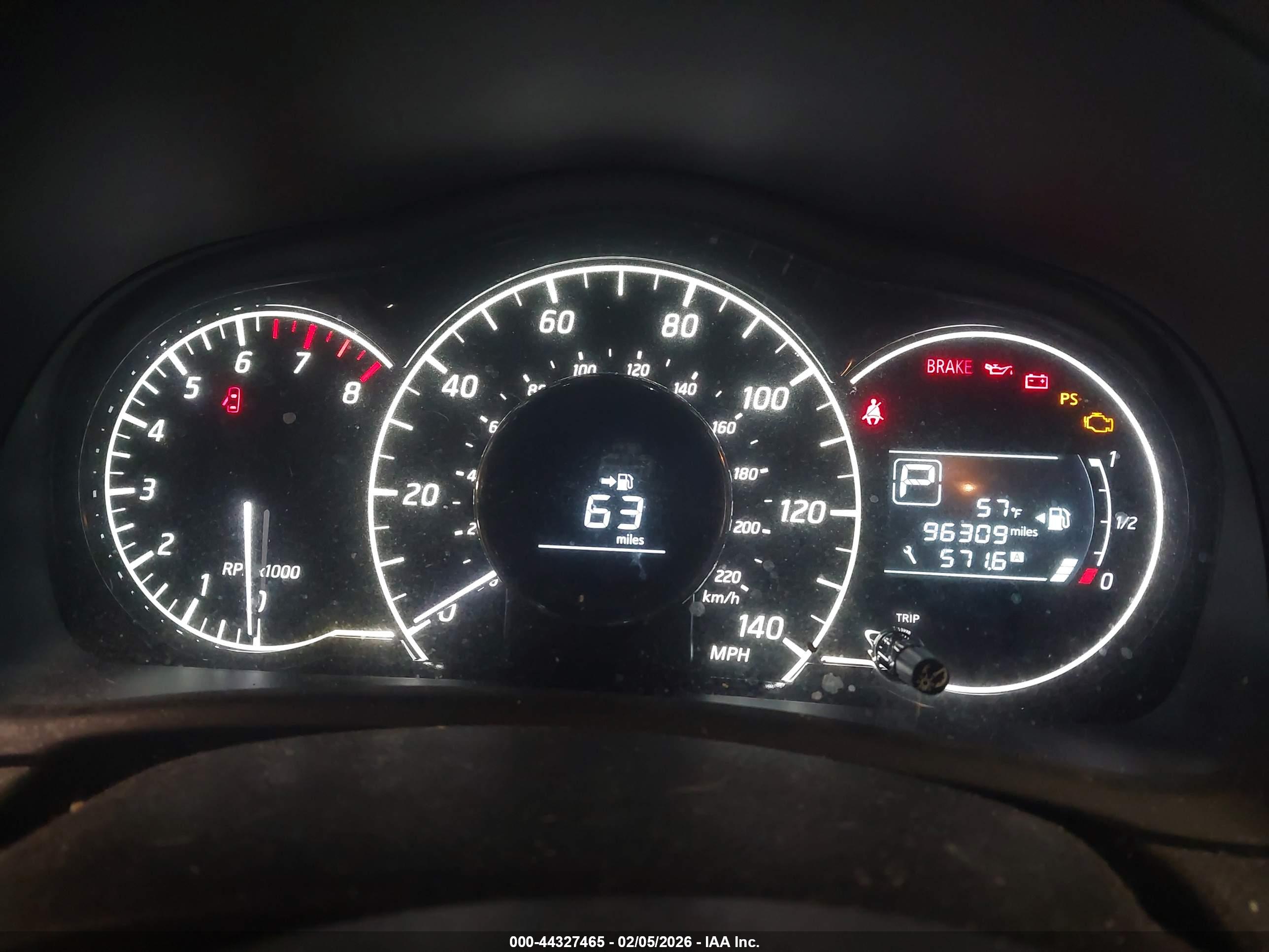 NISSAN VERSA image 7