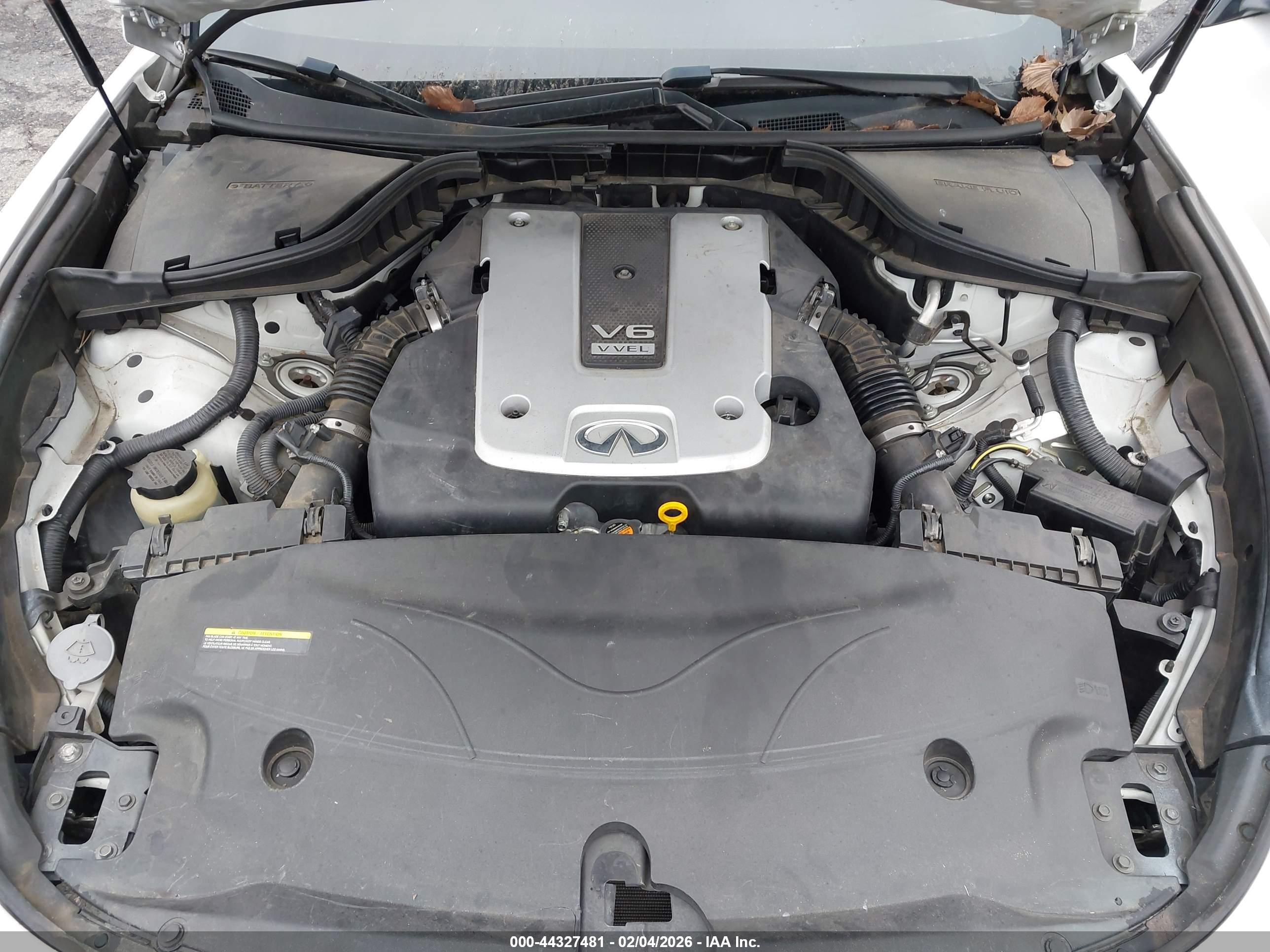 INFINITI Q70L image 10
