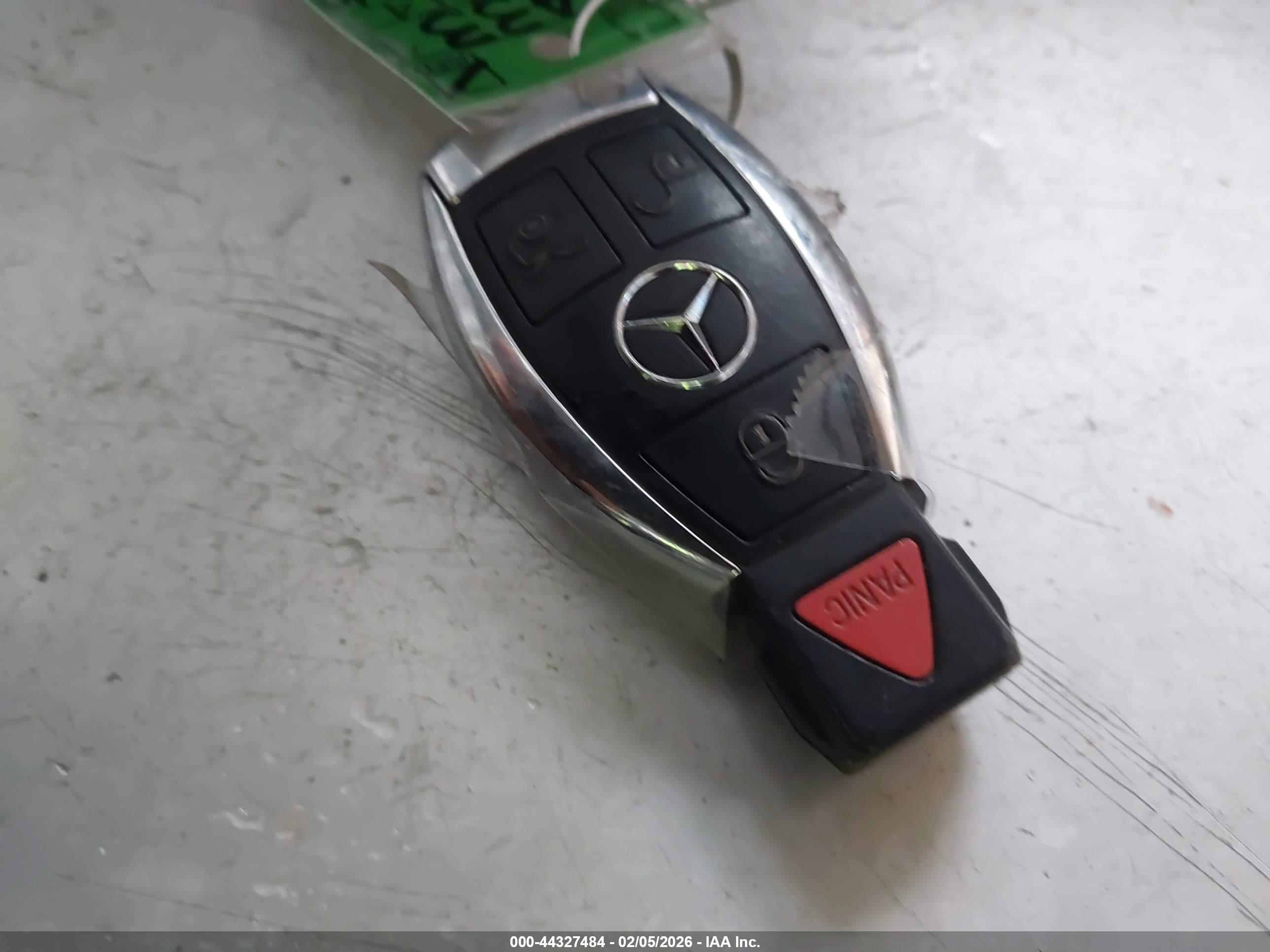 MERCEDES-BENZ E image 11