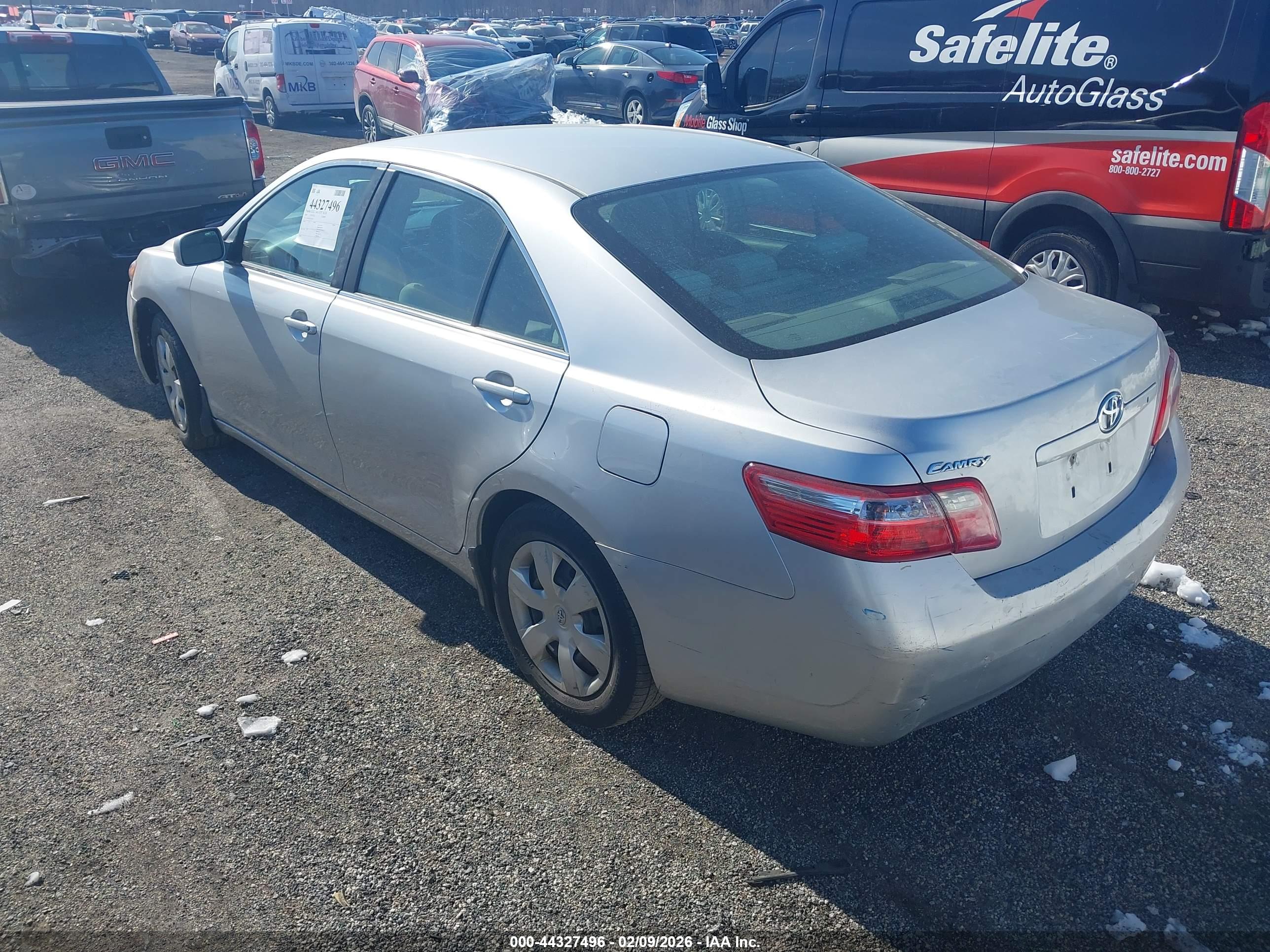 TOYOTA CAMRY image 3