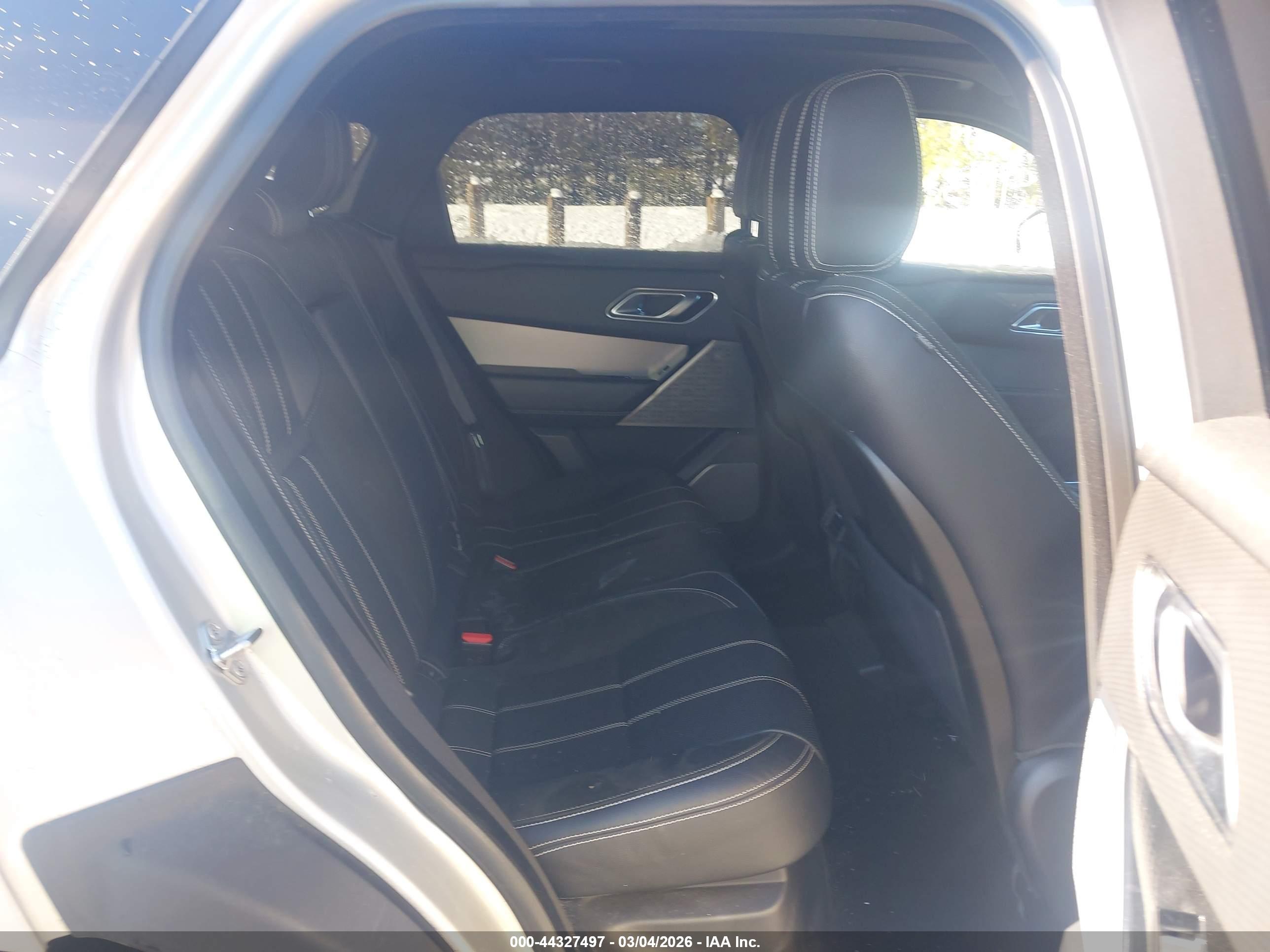 LAND ROVER image 8
