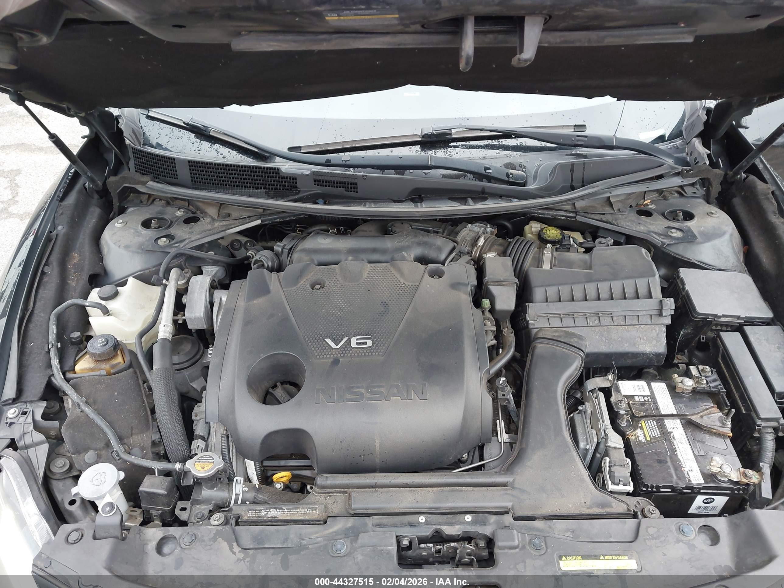 NISSAN MAXIMA image 10