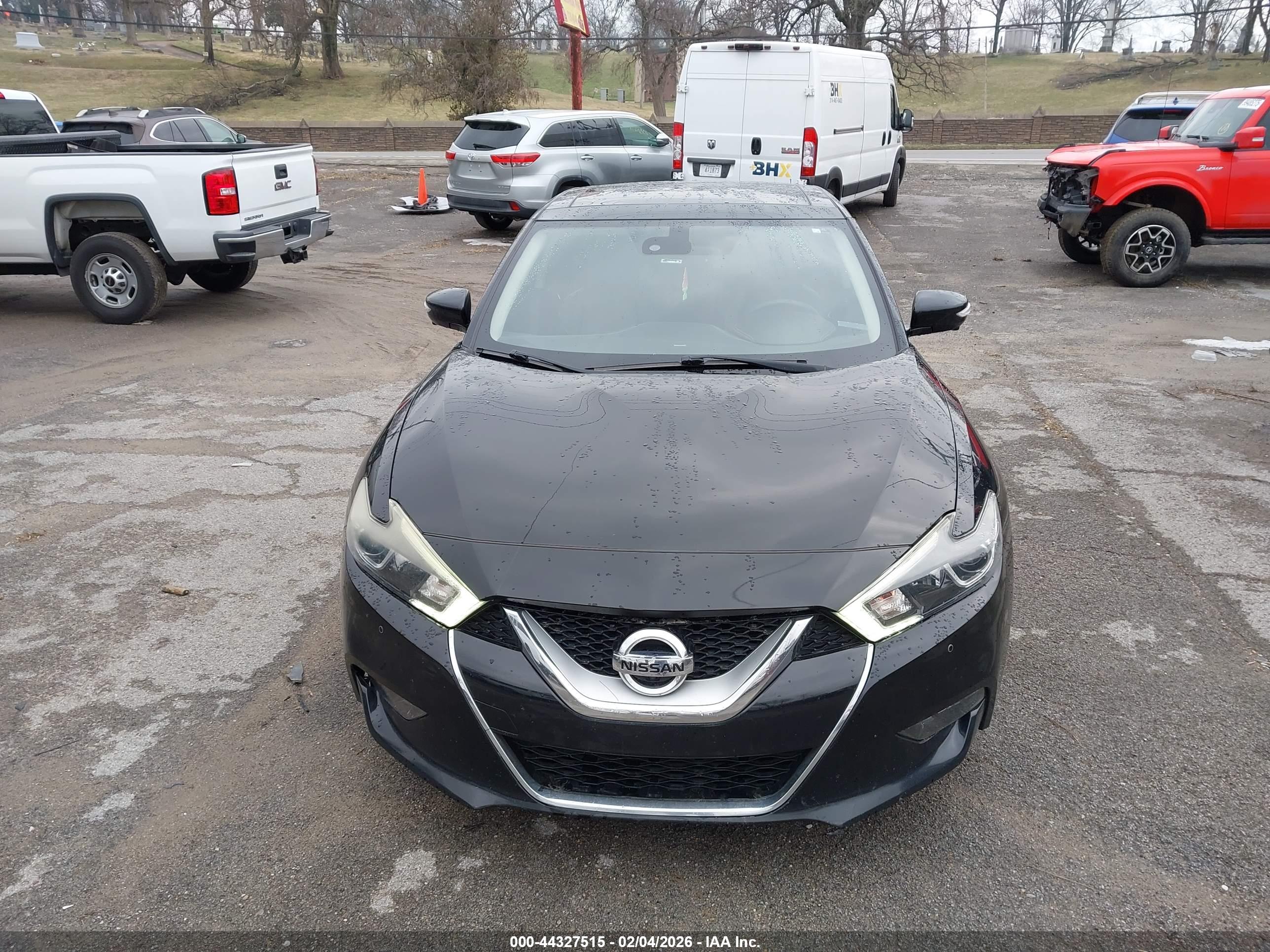 NISSAN MAXIMA image 6