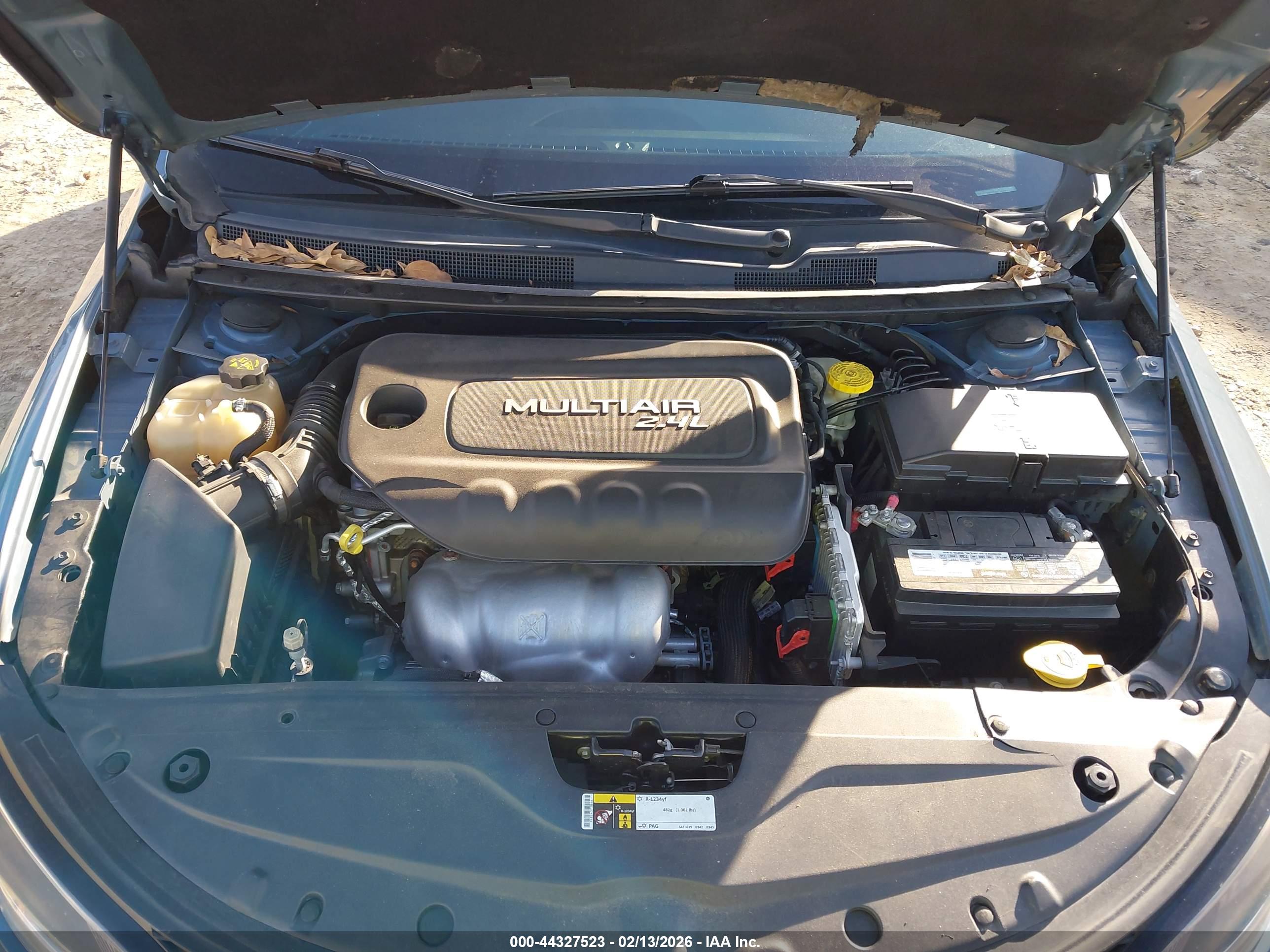 CHRYSLER 200 image 10
