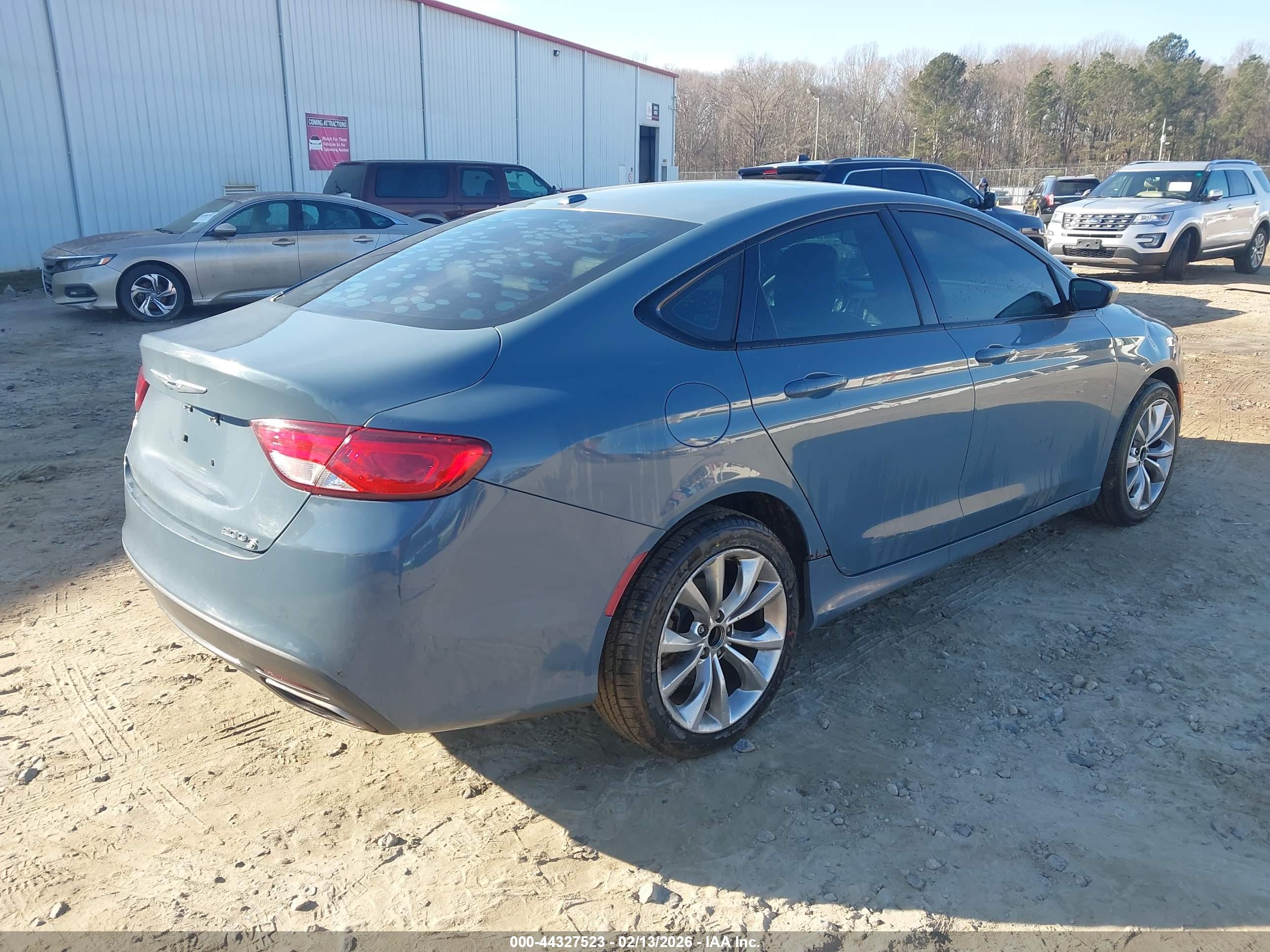 CHRYSLER 200 image 4
