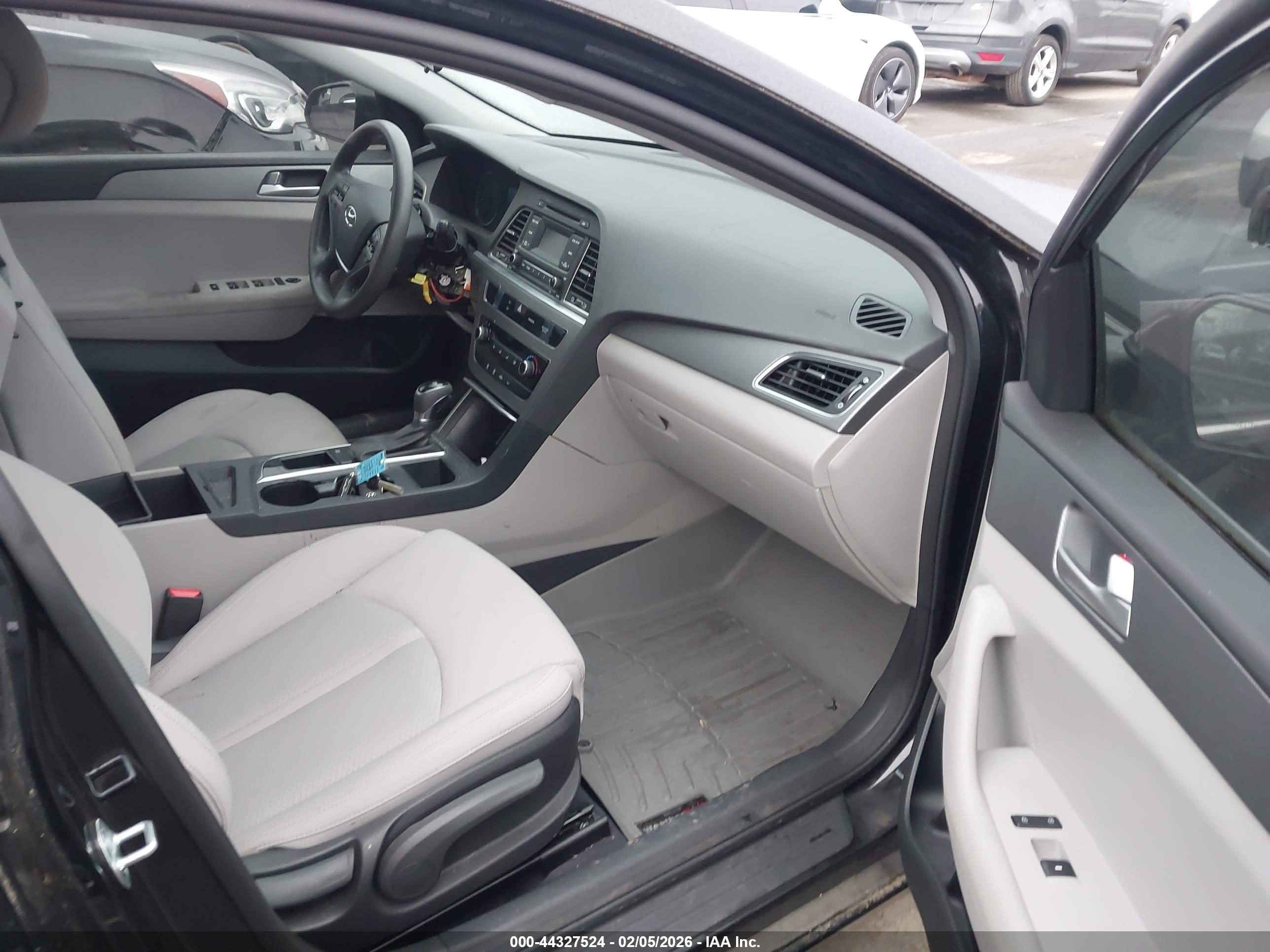 HYUNDAI SONATA image 5