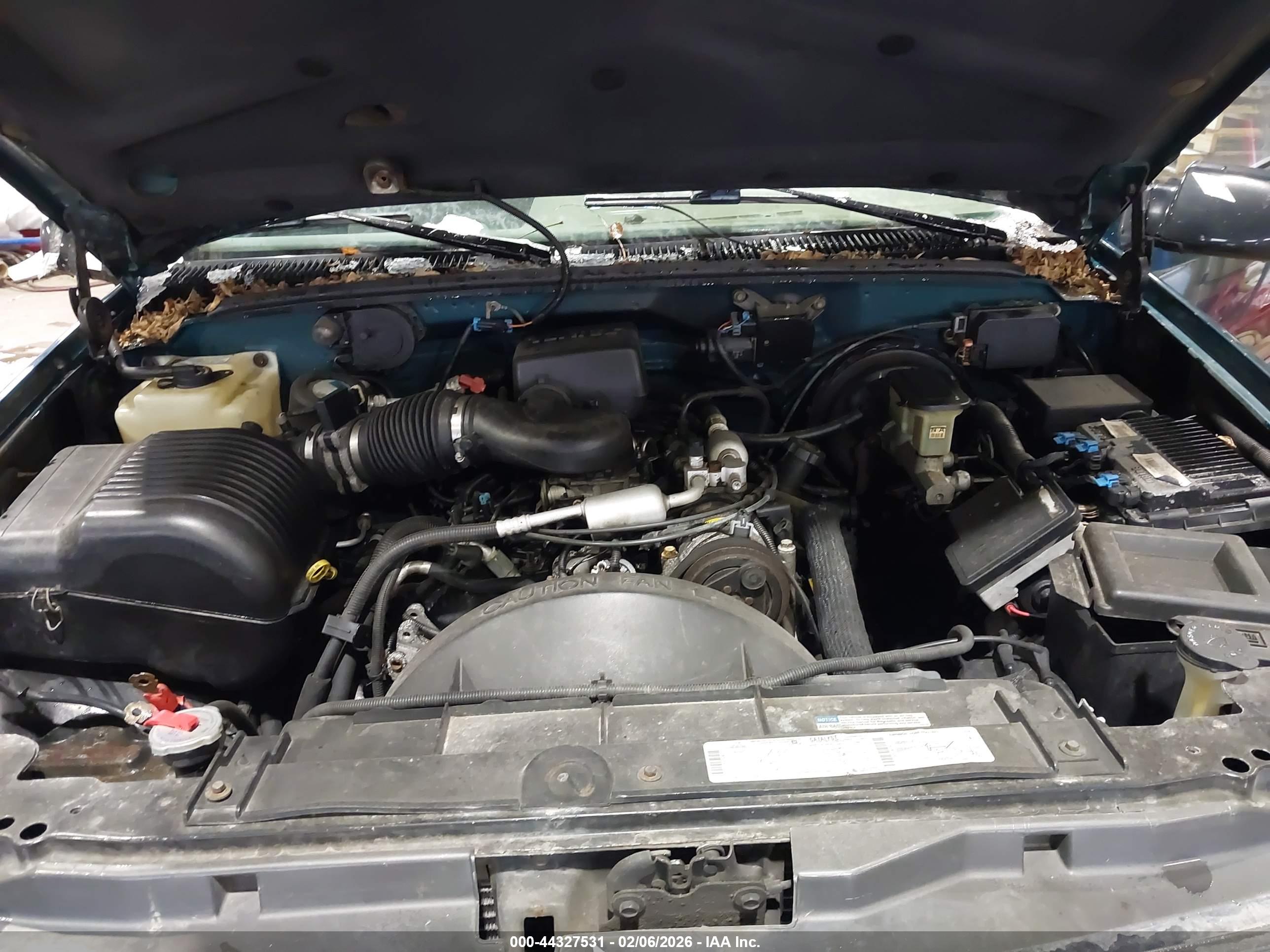CHEVROLET GMT-400 image 10