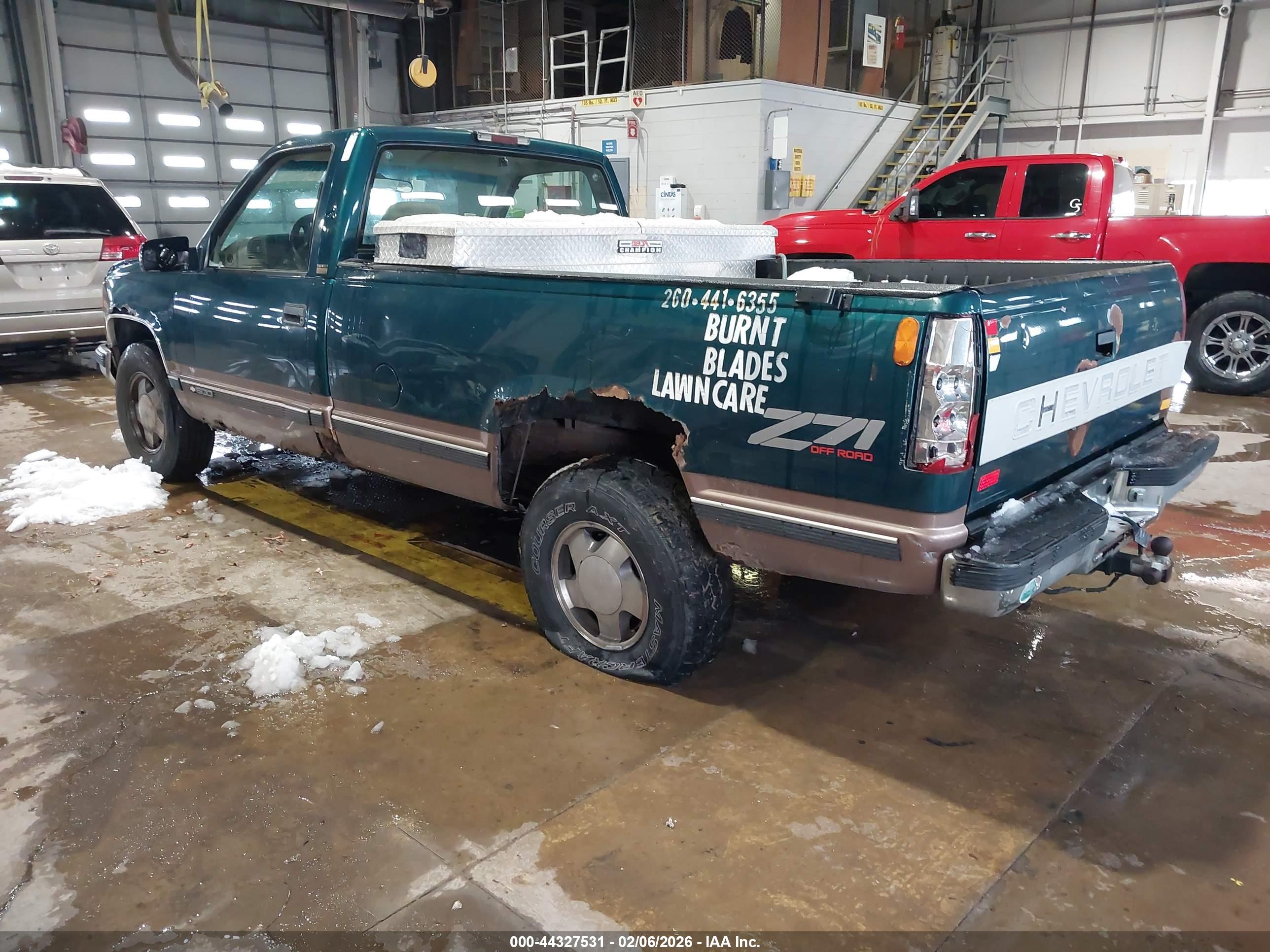 CHEVROLET GMT-400 image 3