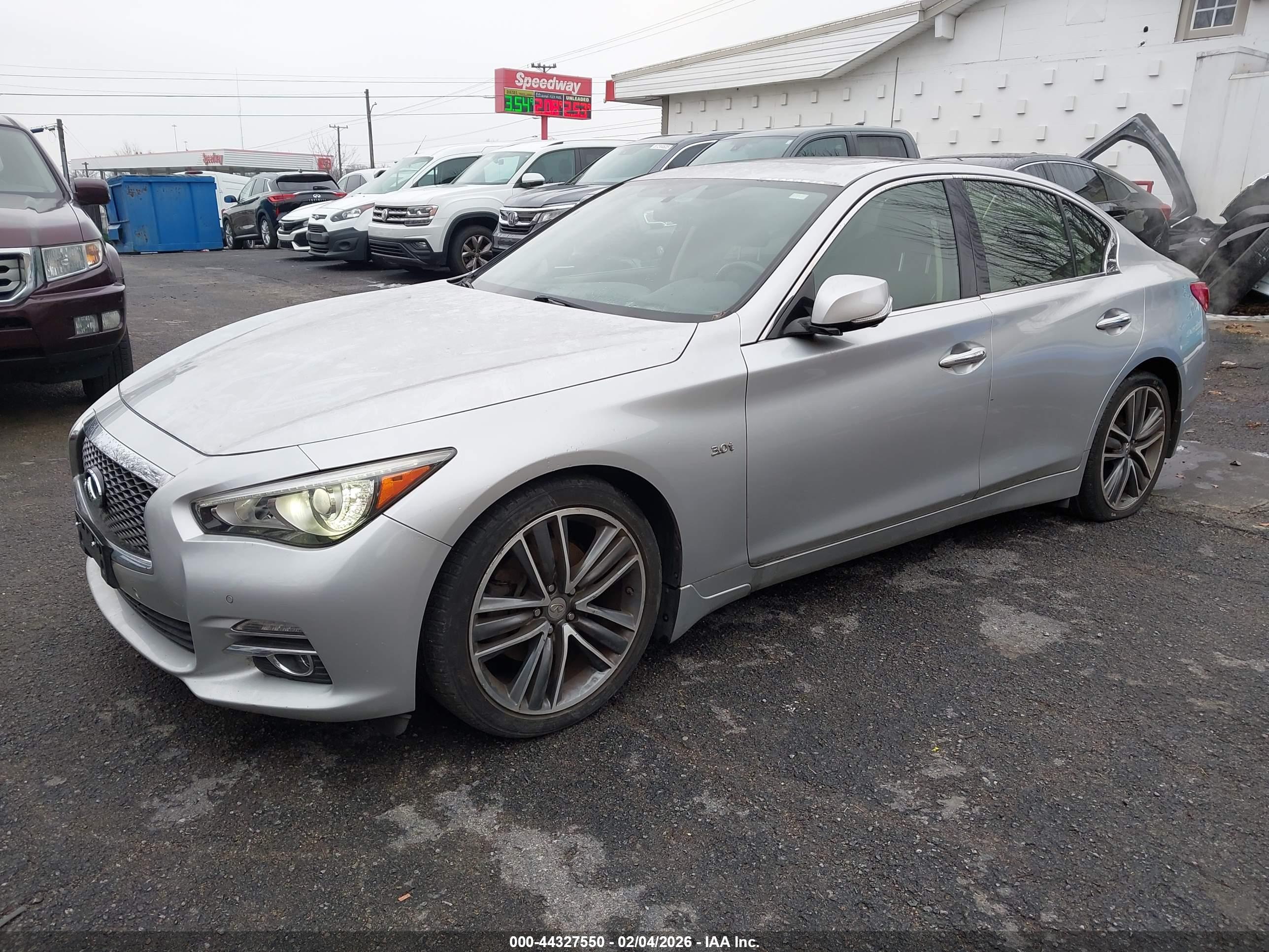 INFINITI Q50 image 2