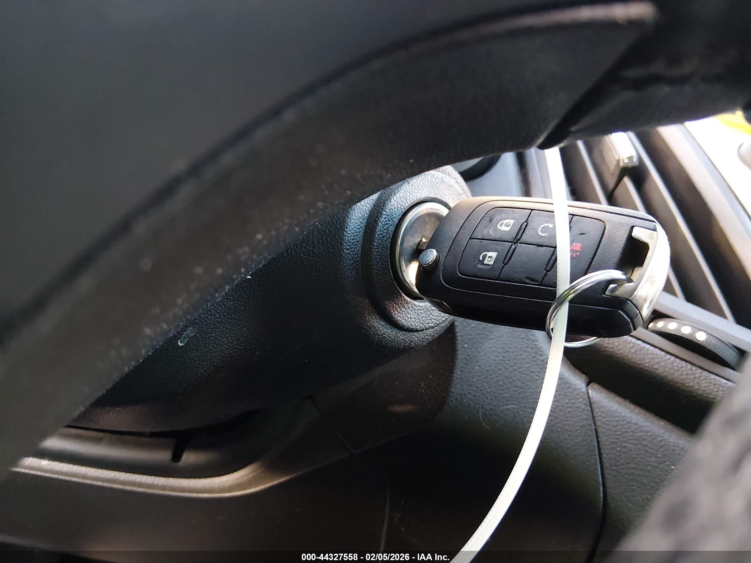 CHEVROLET EQUINOX image 11