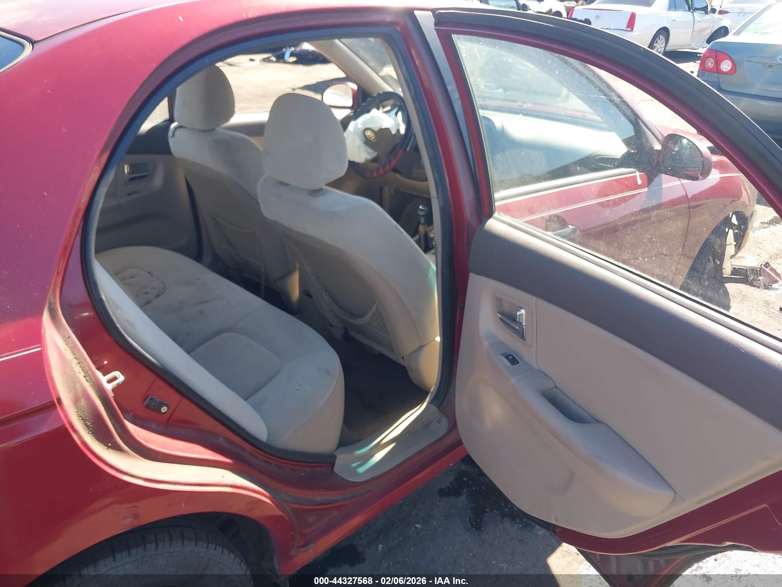 KIA SPECTRA image 8