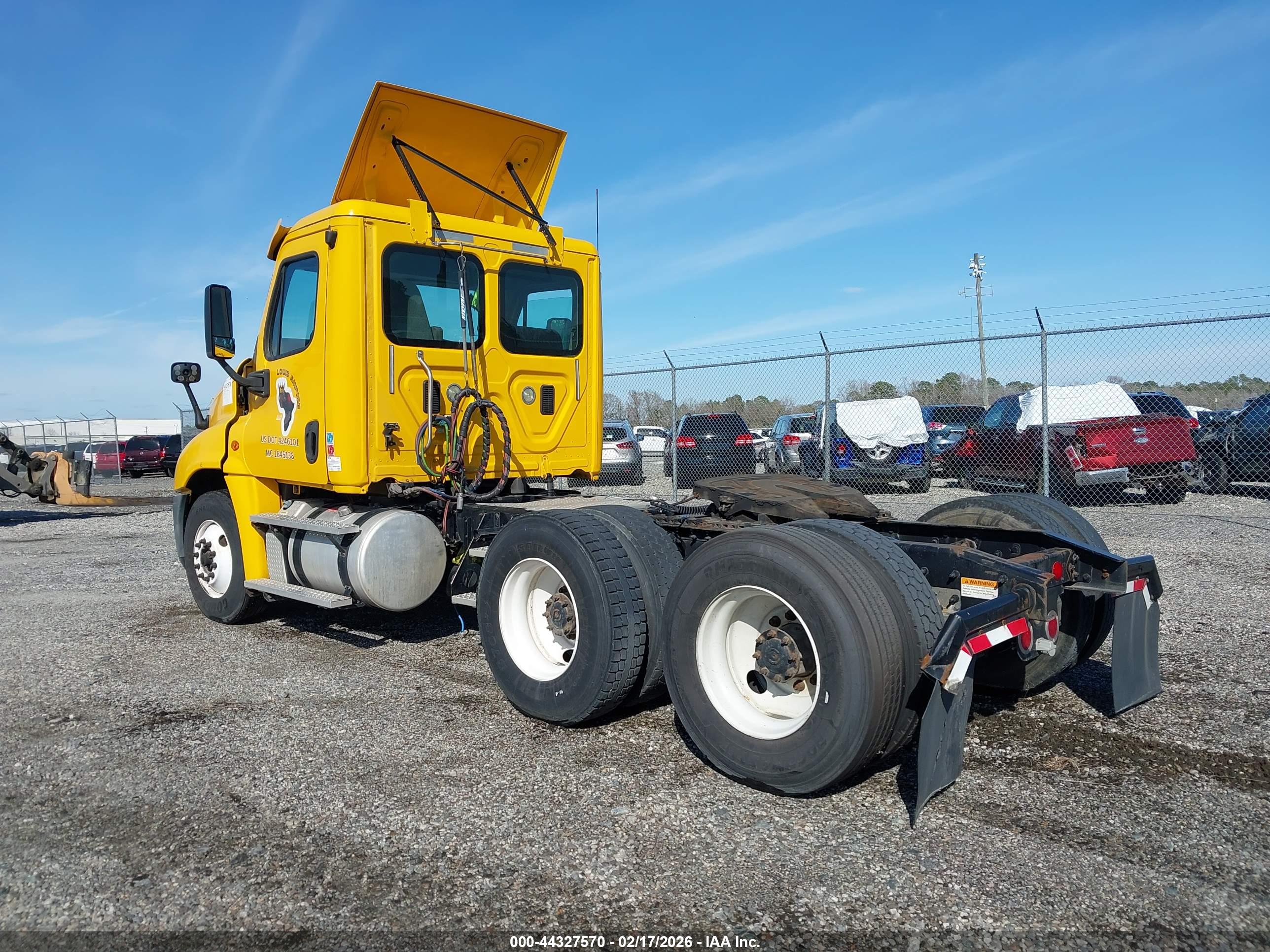 FREIGHTLINER CASCADIA image 3