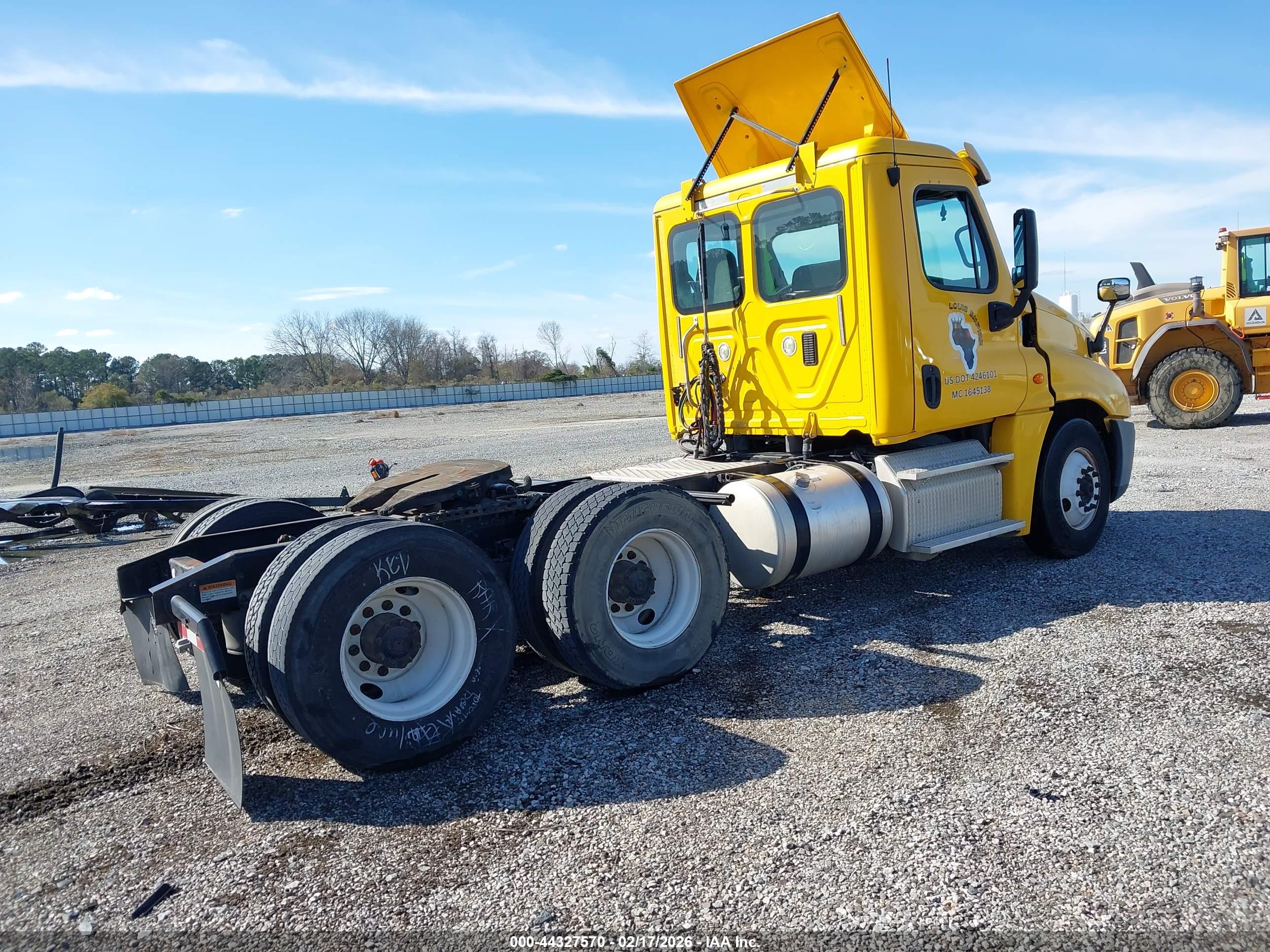 FREIGHTLINER CASCADIA image 4