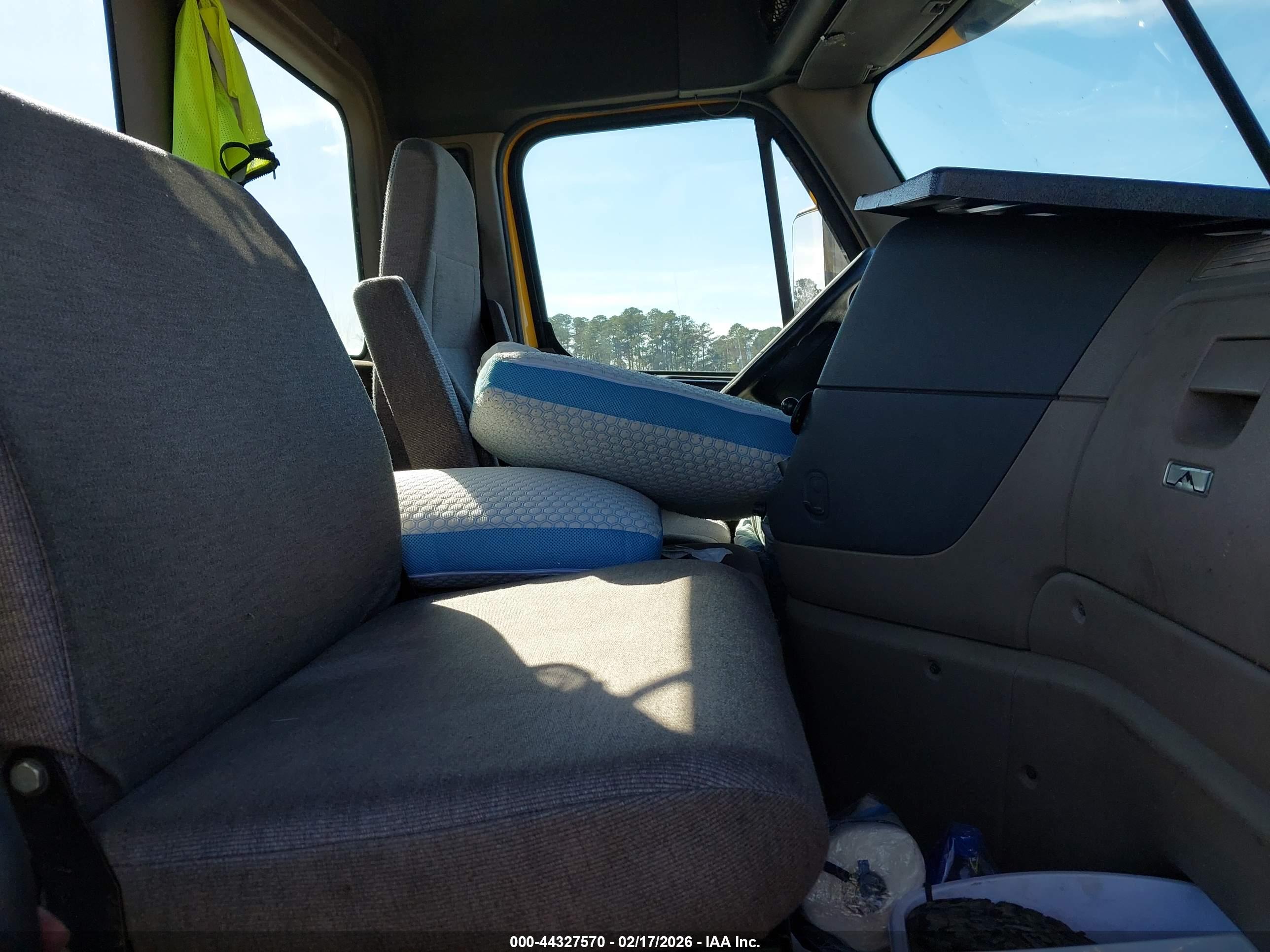 FREIGHTLINER CASCADIA image 7