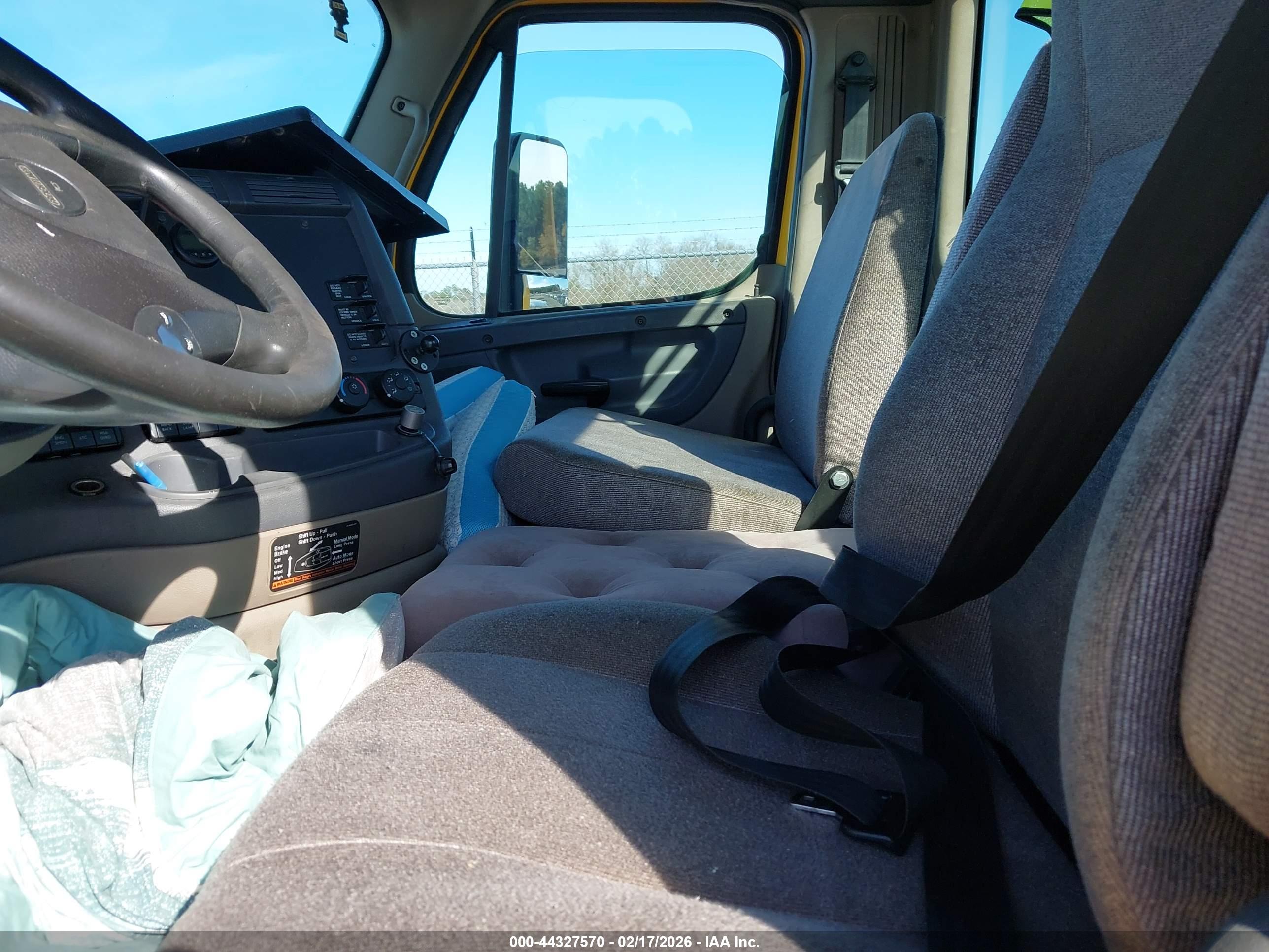 FREIGHTLINER CASCADIA image 8
