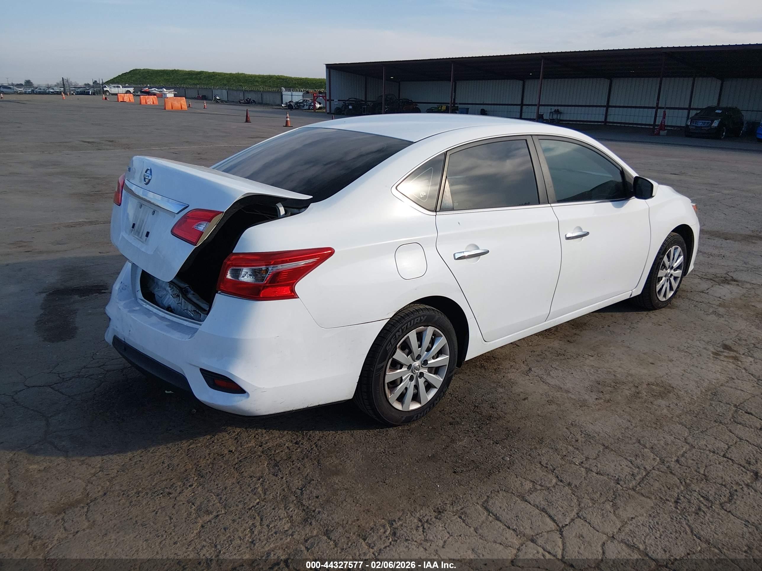 NISSAN SENTRA image 4