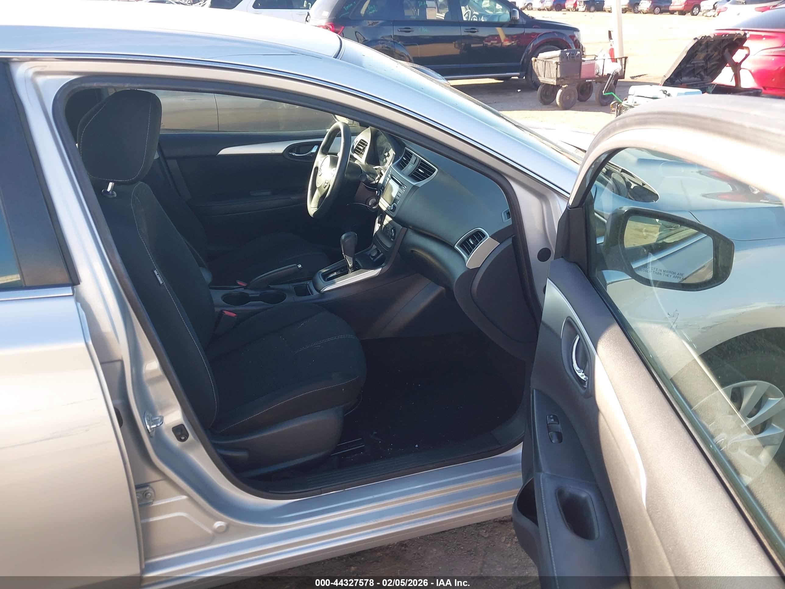 NISSAN SENTRA image 5