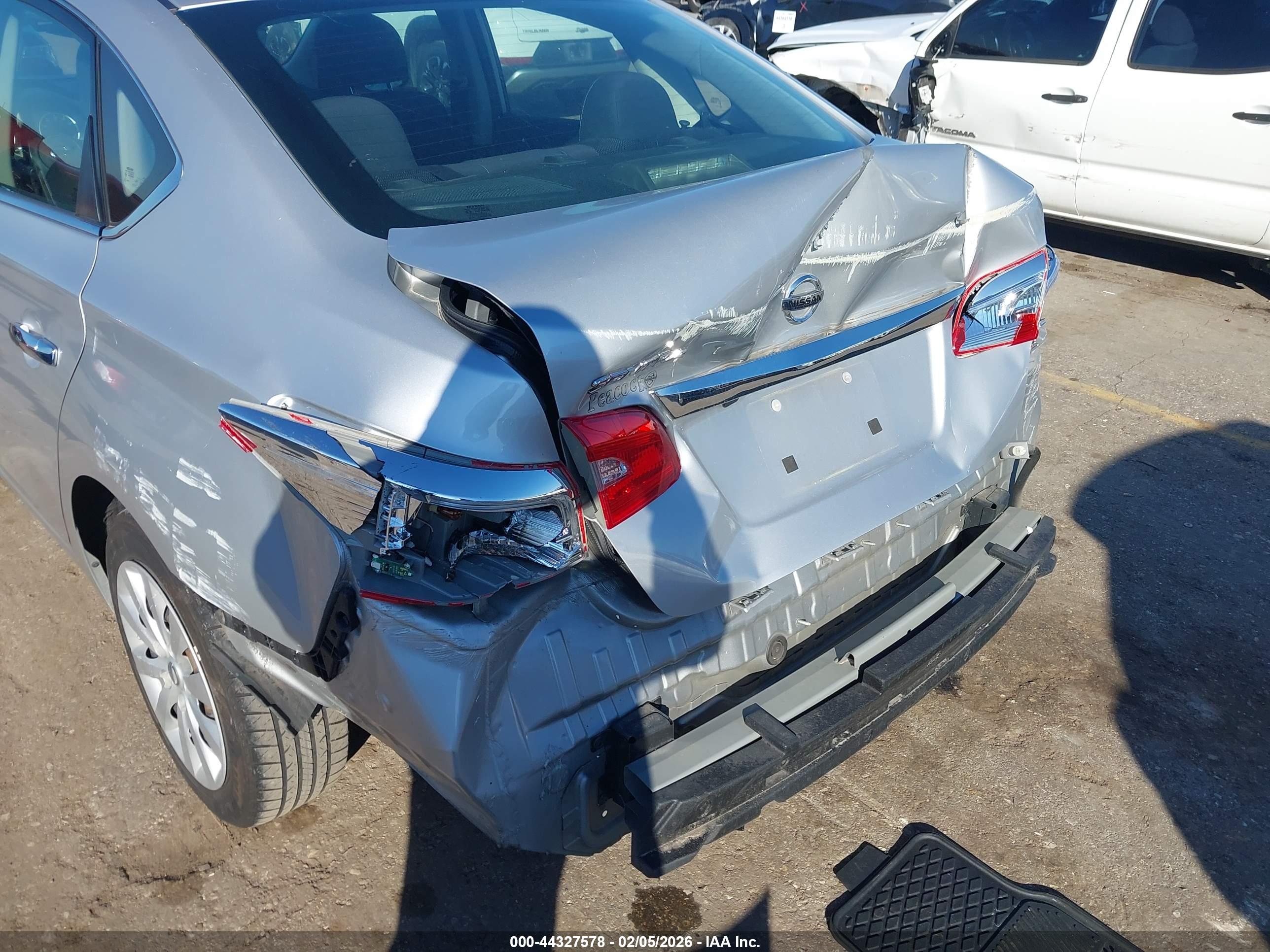 NISSAN SENTRA image 6