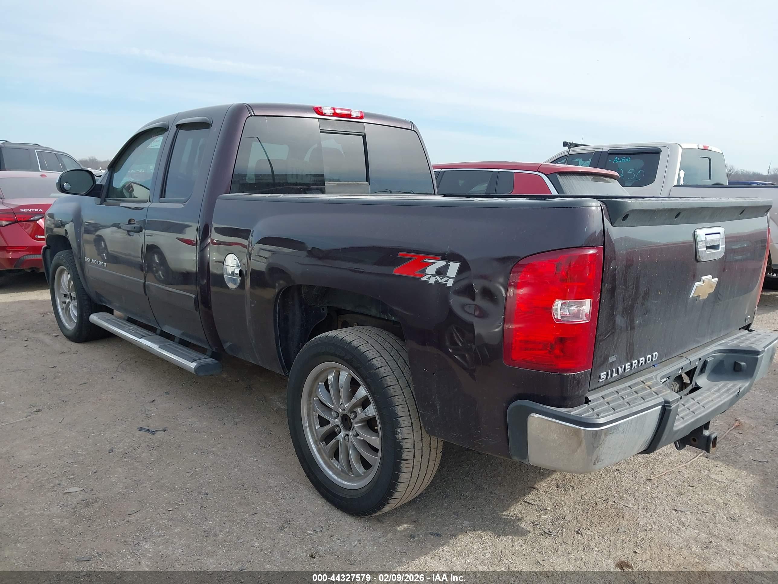 CHEVROLET SILVERADO image 3