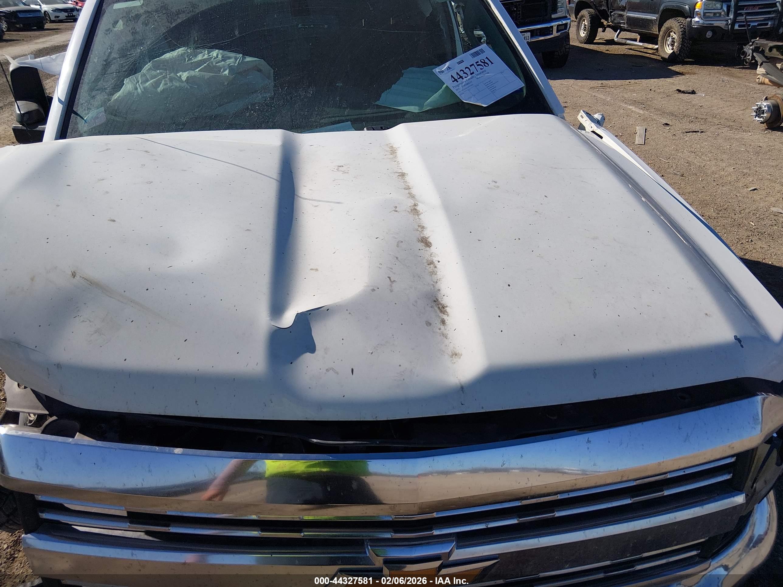 CHEVROLET SILVERADO image 10