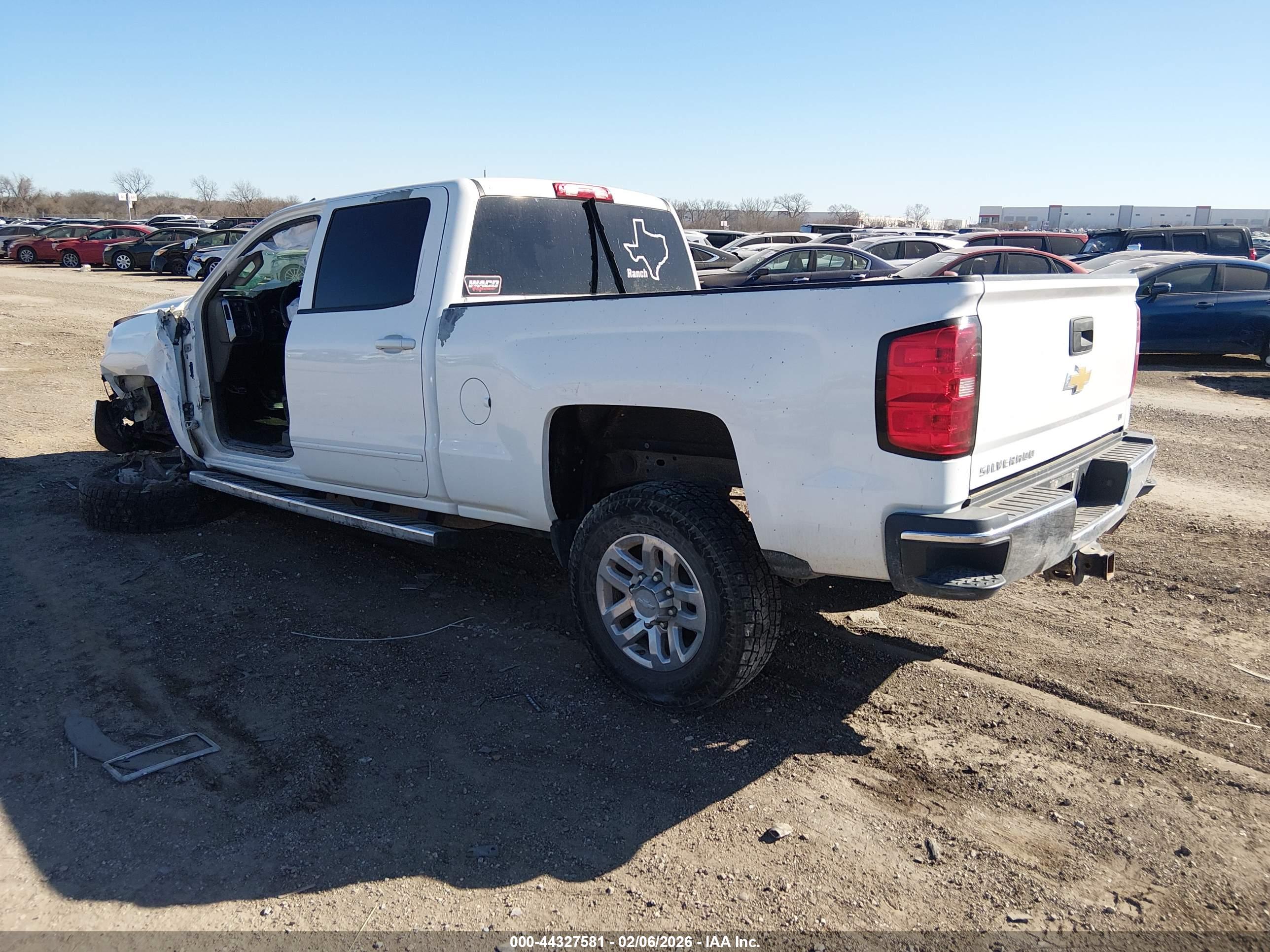 CHEVROLET SILVERADO image 3