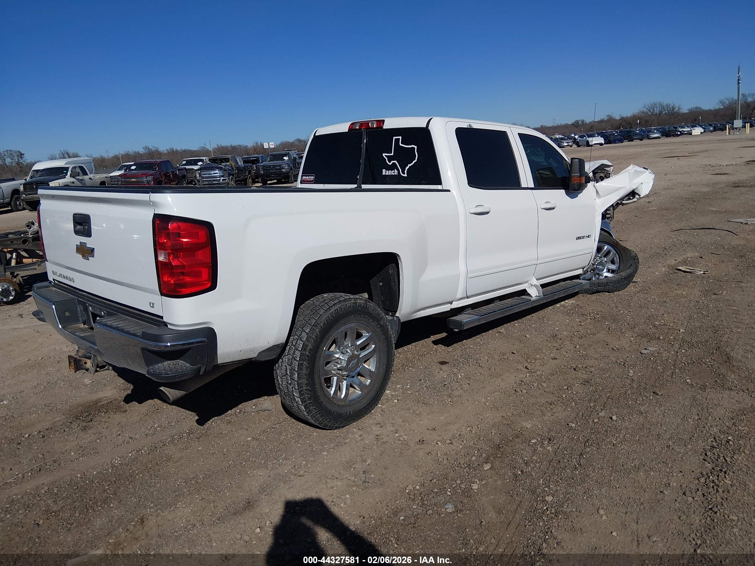 CHEVROLET SILVERADO image 4